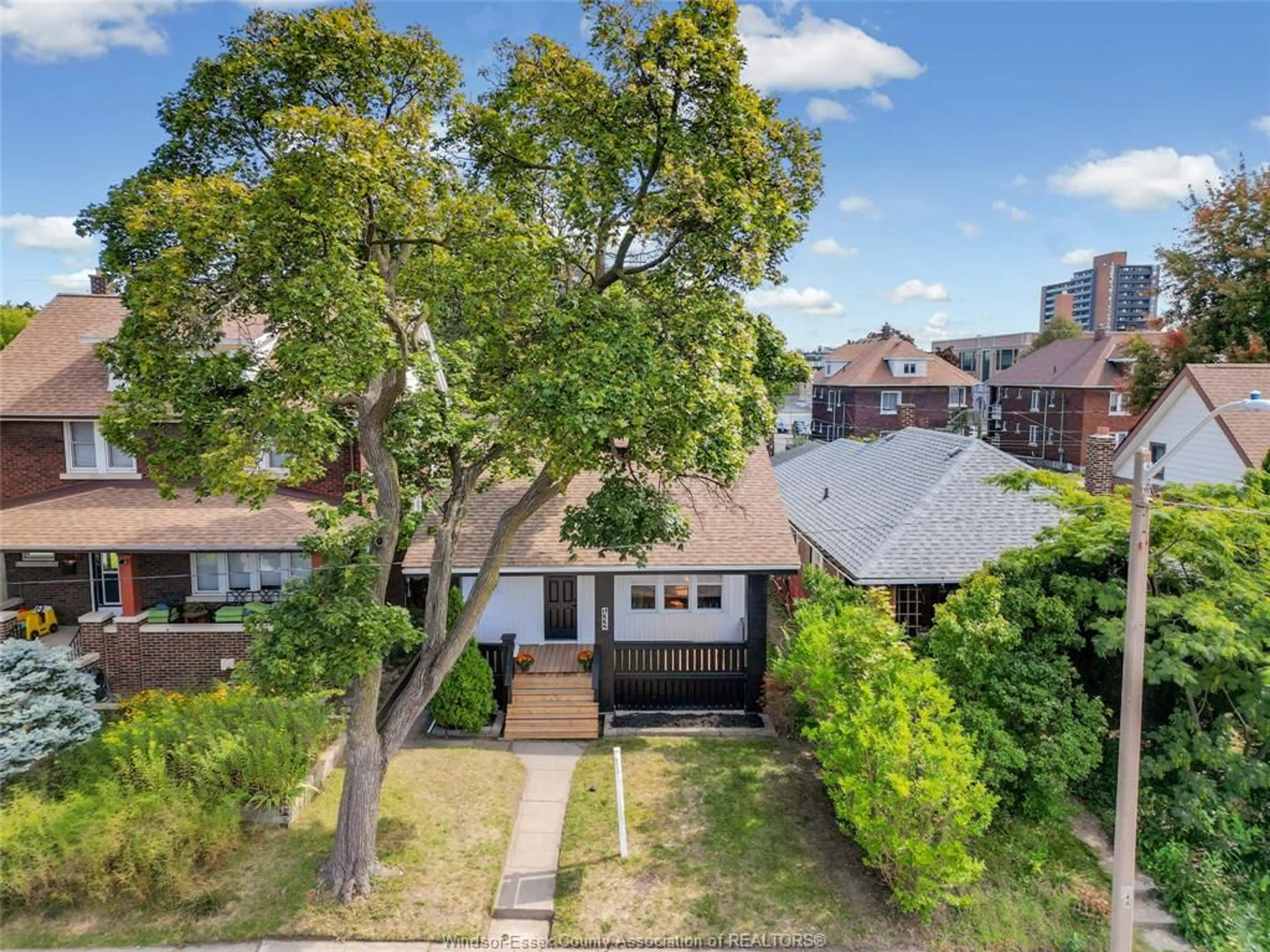 A pic from outside/outdoor area/front of a property/back of a property/a pic from drone, street for 1332 DOUGALL, Windsor Ontario N8X 1R5