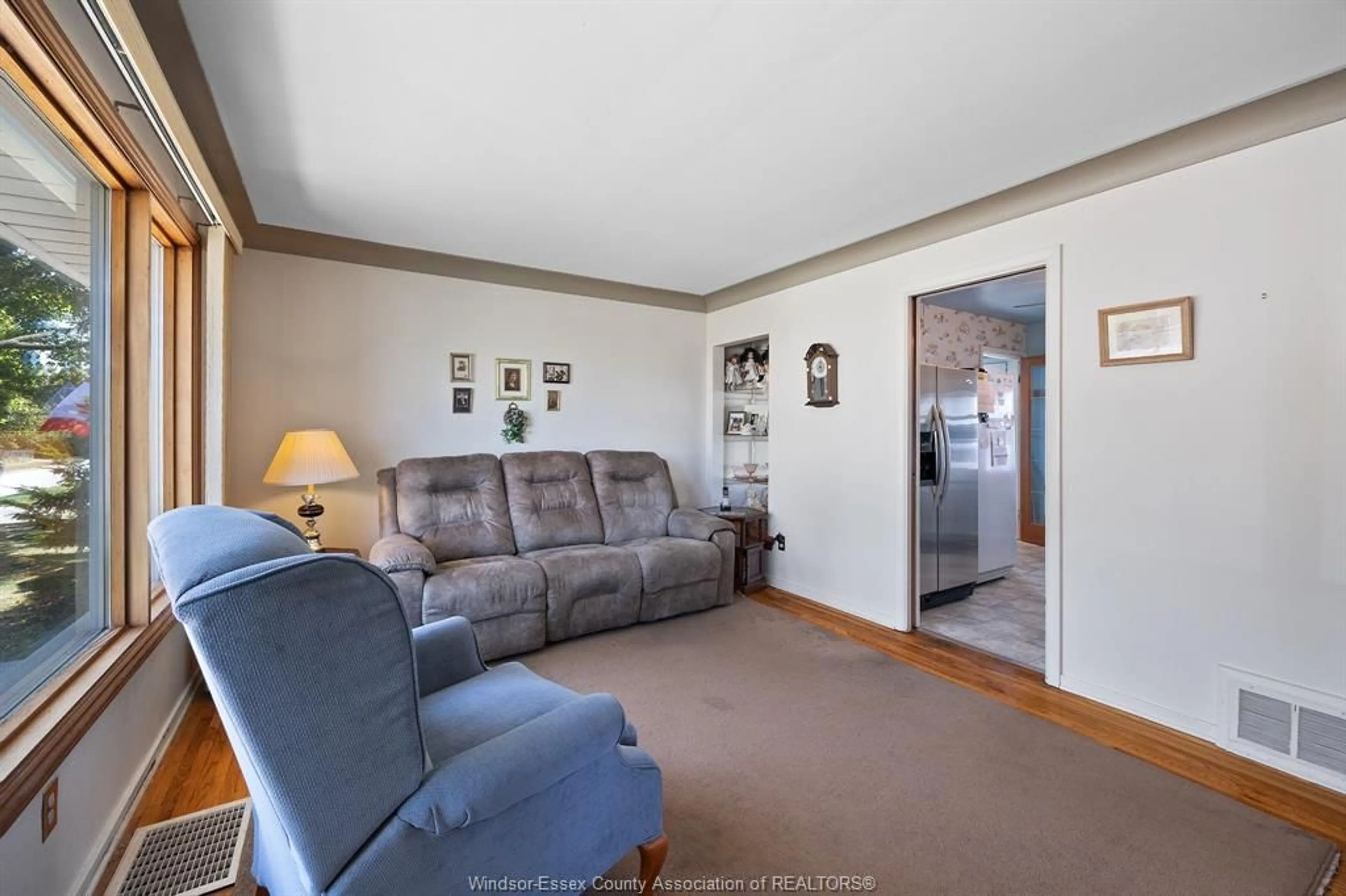 Living room with furniture, unknown for 1543 REDWOOD Ave, Windsor Ontario N9C 3P4