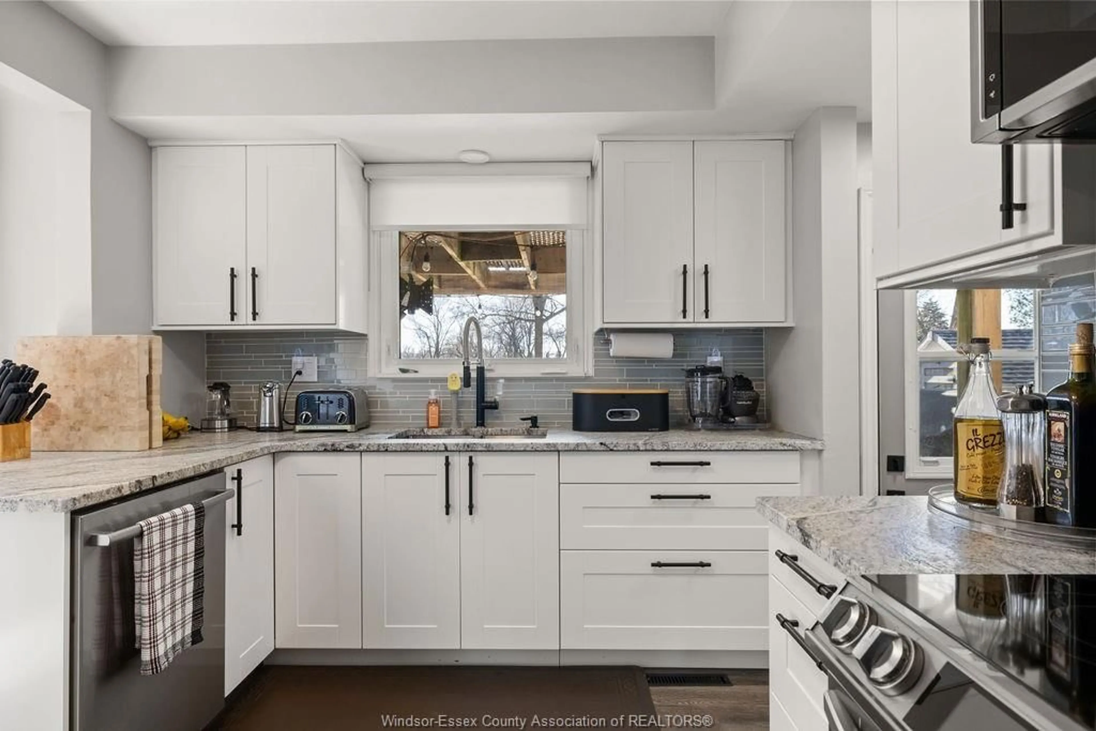 Open concept kitchen, ceramic/tile floor for 4113 ROSELAND Dr, Windsor Ontario N9G 1Y5