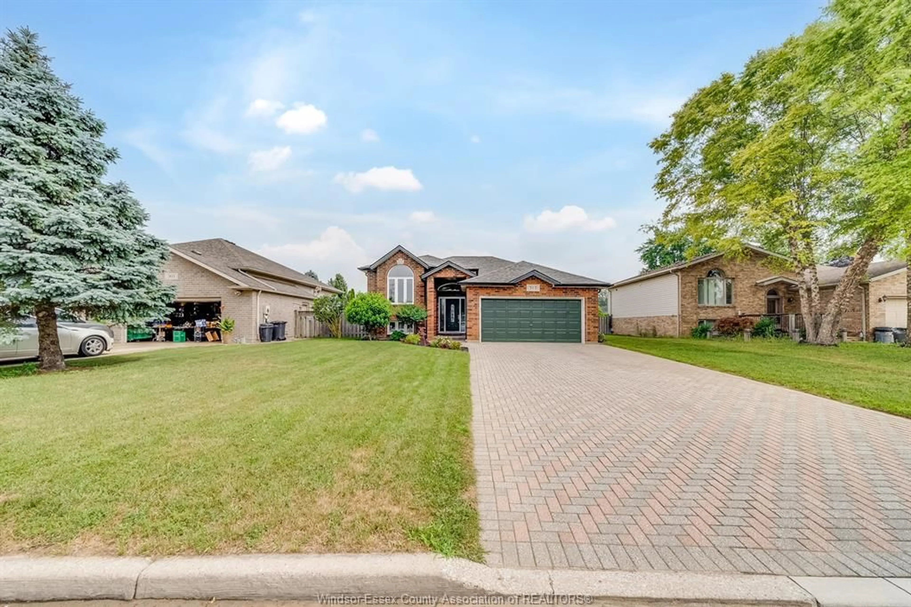 Home with brick exterior material, street for 515 BIRMINGHAM Ave, LaSalle Ontario N9J 3M5