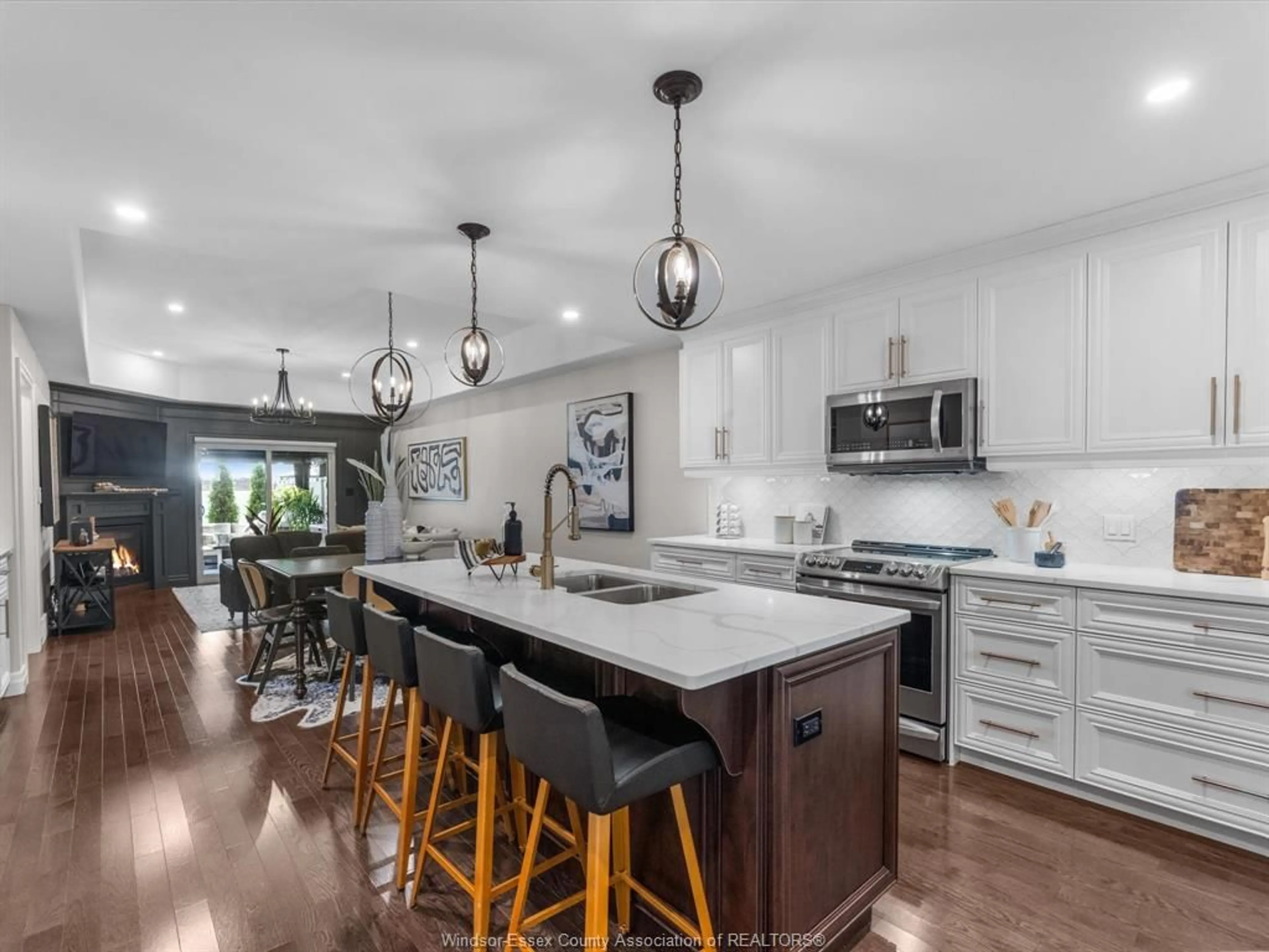 Open concept kitchen, ceramic/tile floor for 114 HOUGHTON St, Essex Ontario N8M 0A5