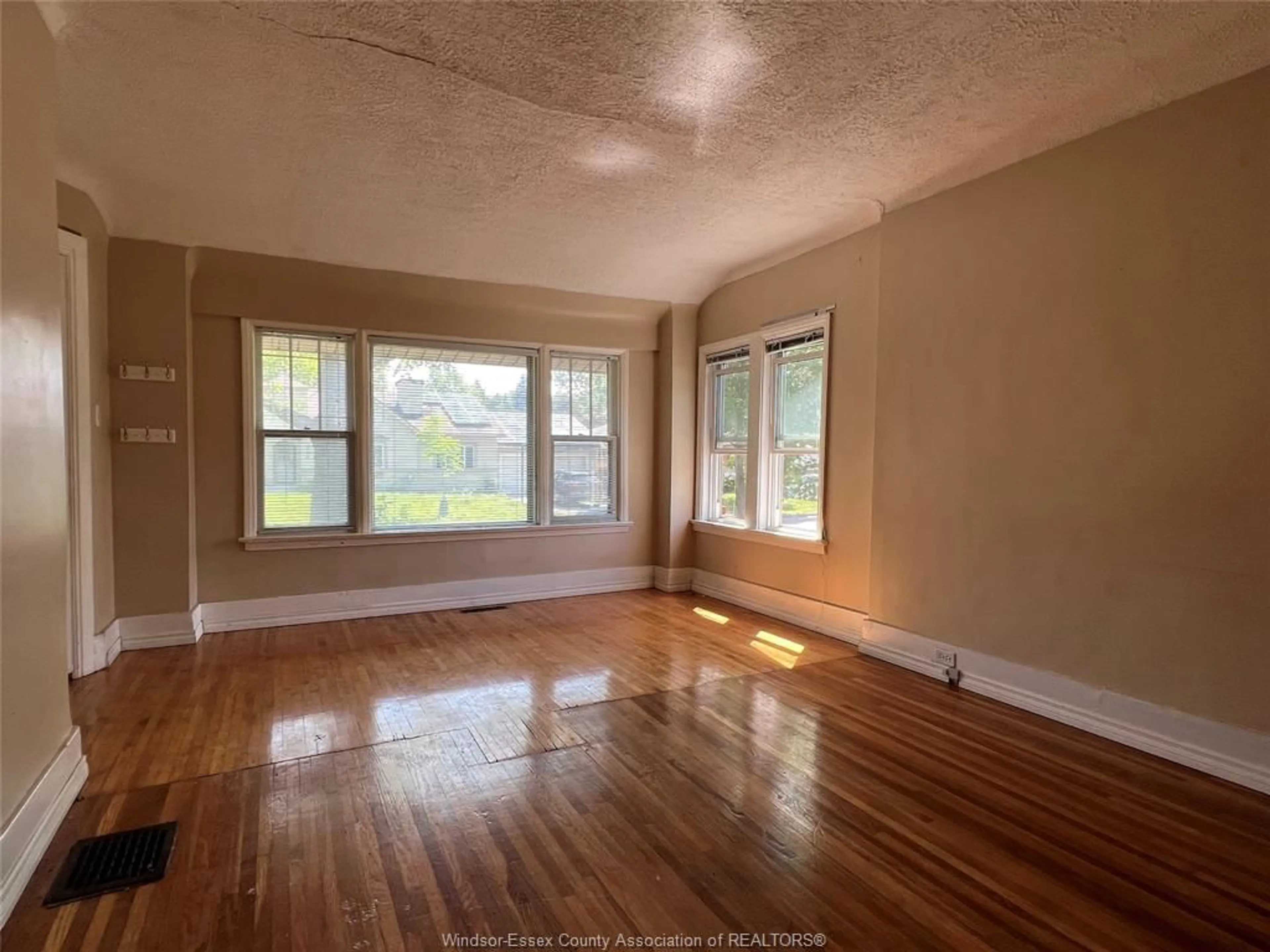 A pic of a room for 2423 PRINCESS Ave, Windsor Ontario N8T 1V2