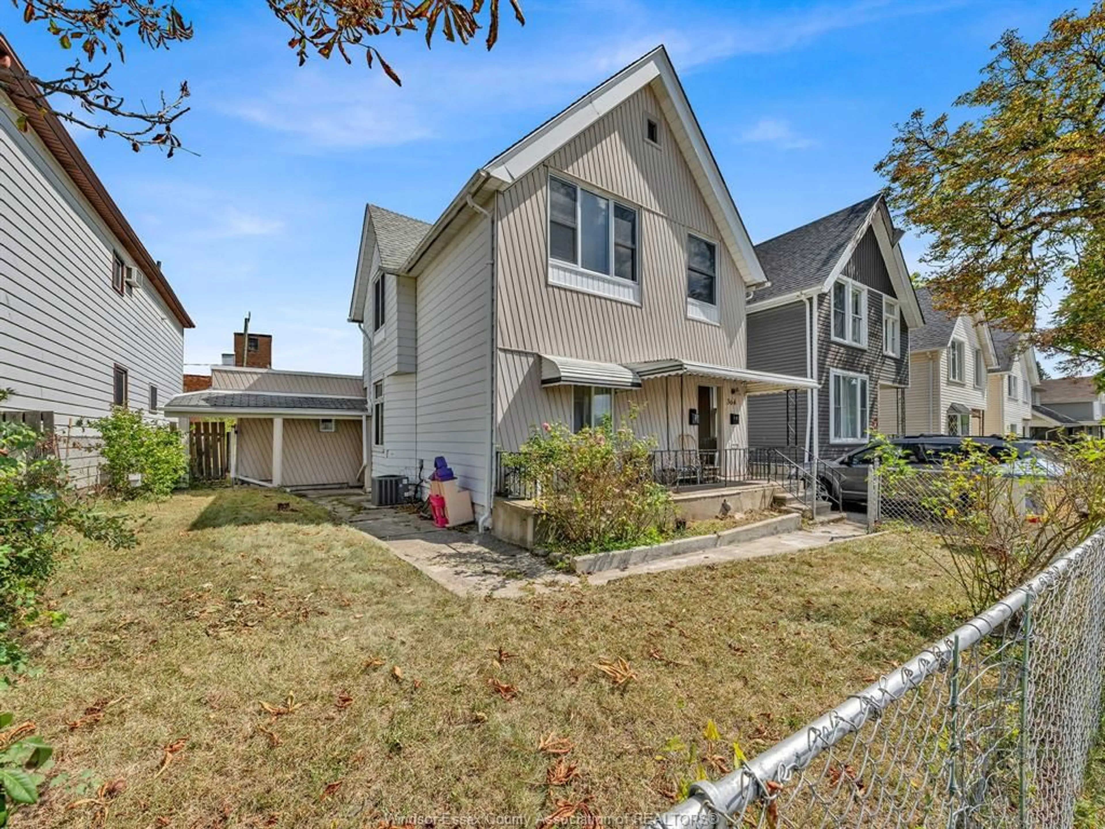 Home with vinyl exterior material, street for 364 CRAWFORD Ave, Windsor Ontario N9A 5C4