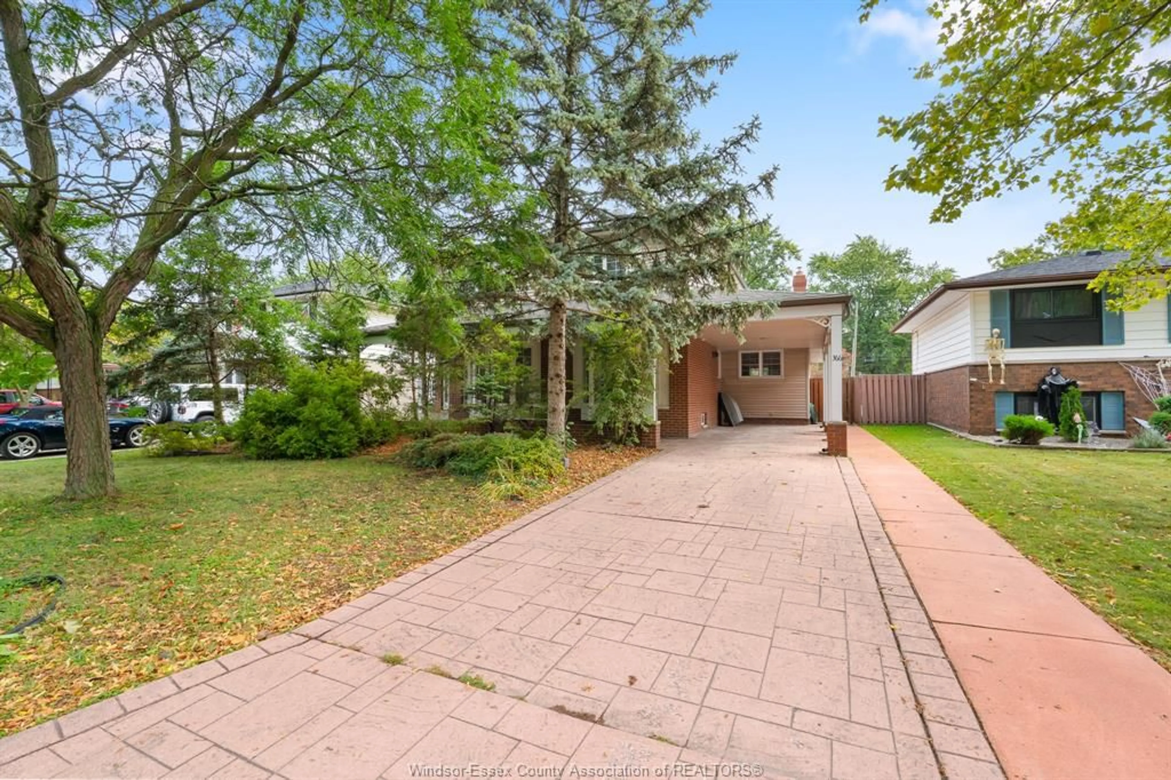 A pic from outside/outdoor area/front of a property/back of a property/a pic from drone, street for 366 GENEVIEVE St, Windsor Ontario N8S 3V6