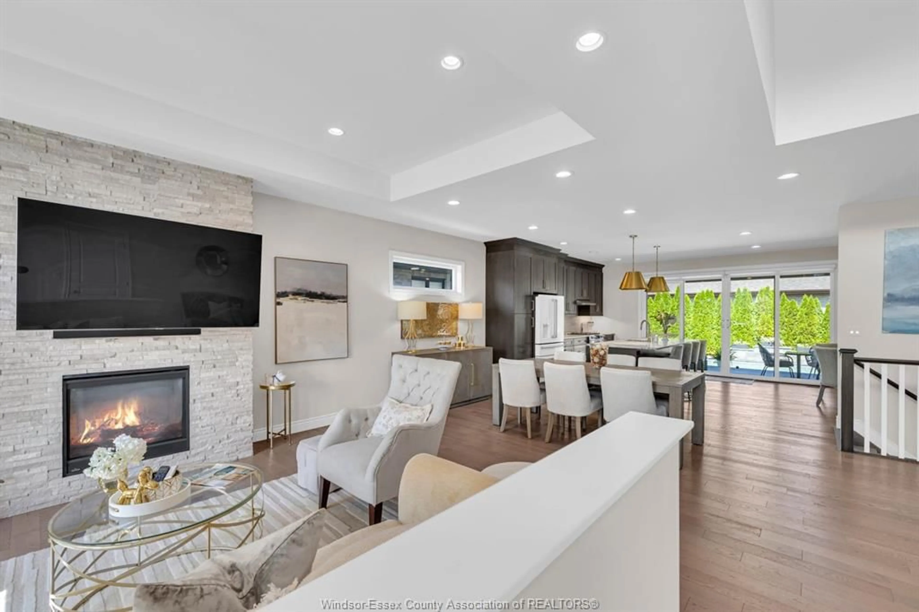 Open concept kitchen, unknown for 331 Lakewood Cres, Tecumseh Ontario N8N 0C9