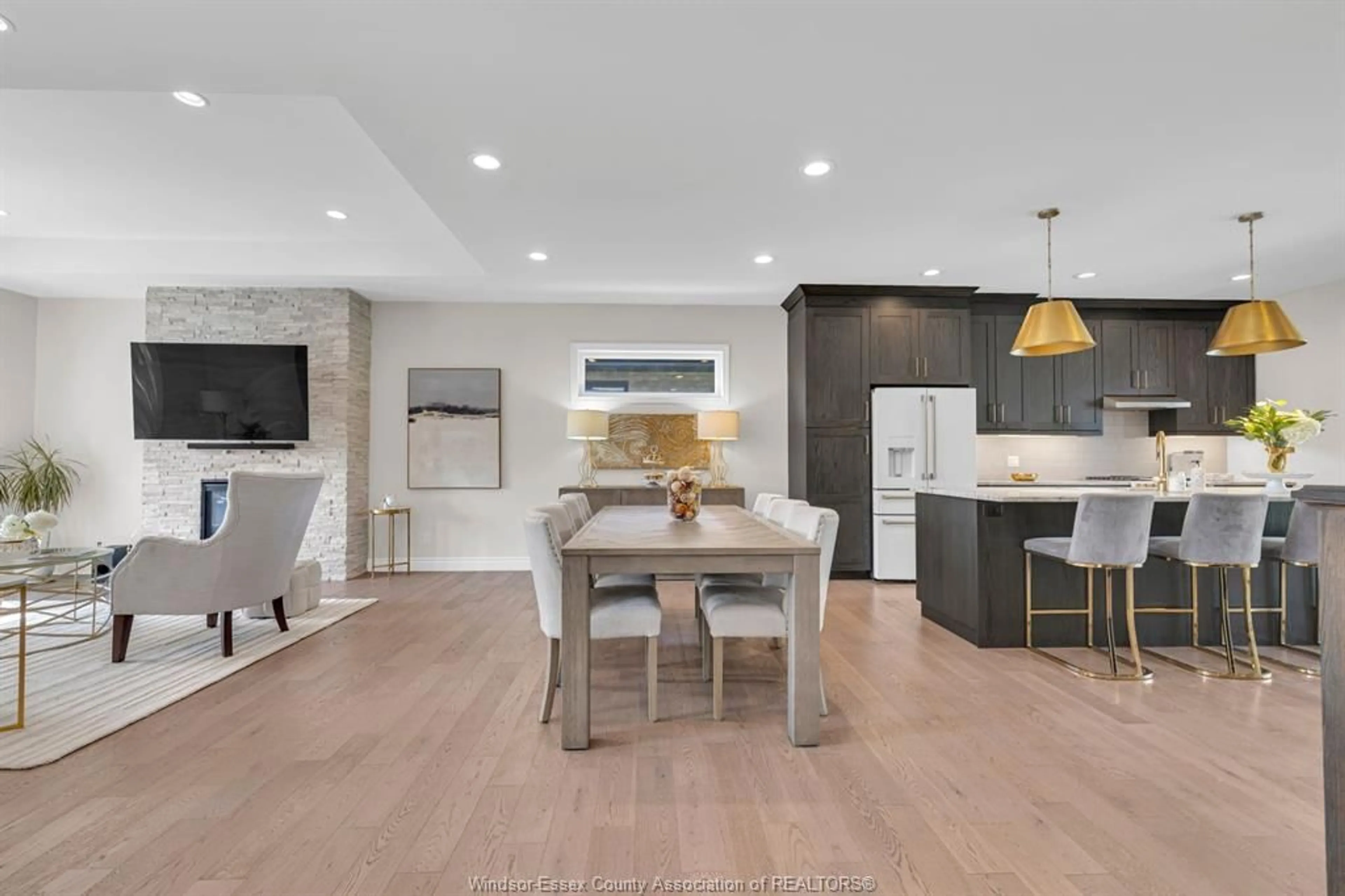 Open concept kitchen, unknown for 331 Lakewood Cres, Tecumseh Ontario N8N 0C9