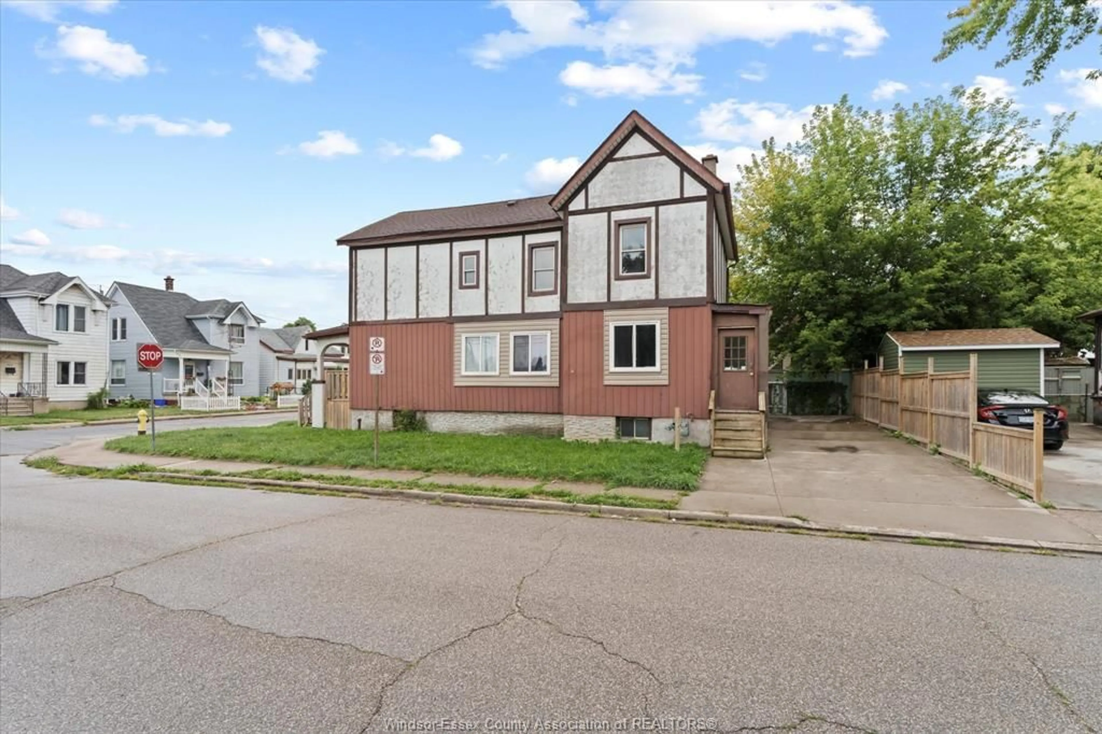Home with vinyl exterior material, street for 205 PARENT Ave, Windsor Ontario N9A 2B5