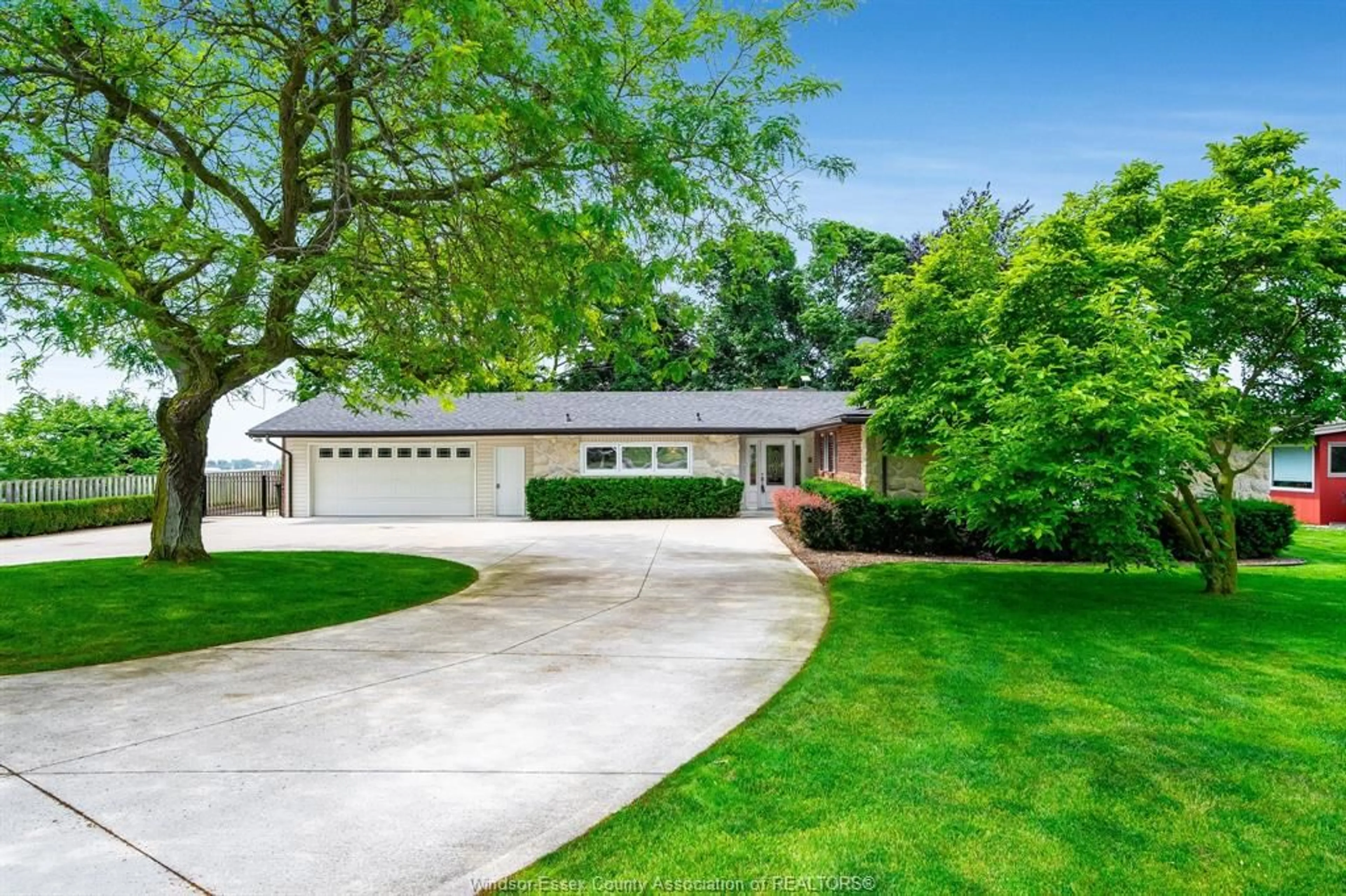 Unknown for 26 CREST VIEW Dr, Leamington Ontario N8H 4H8