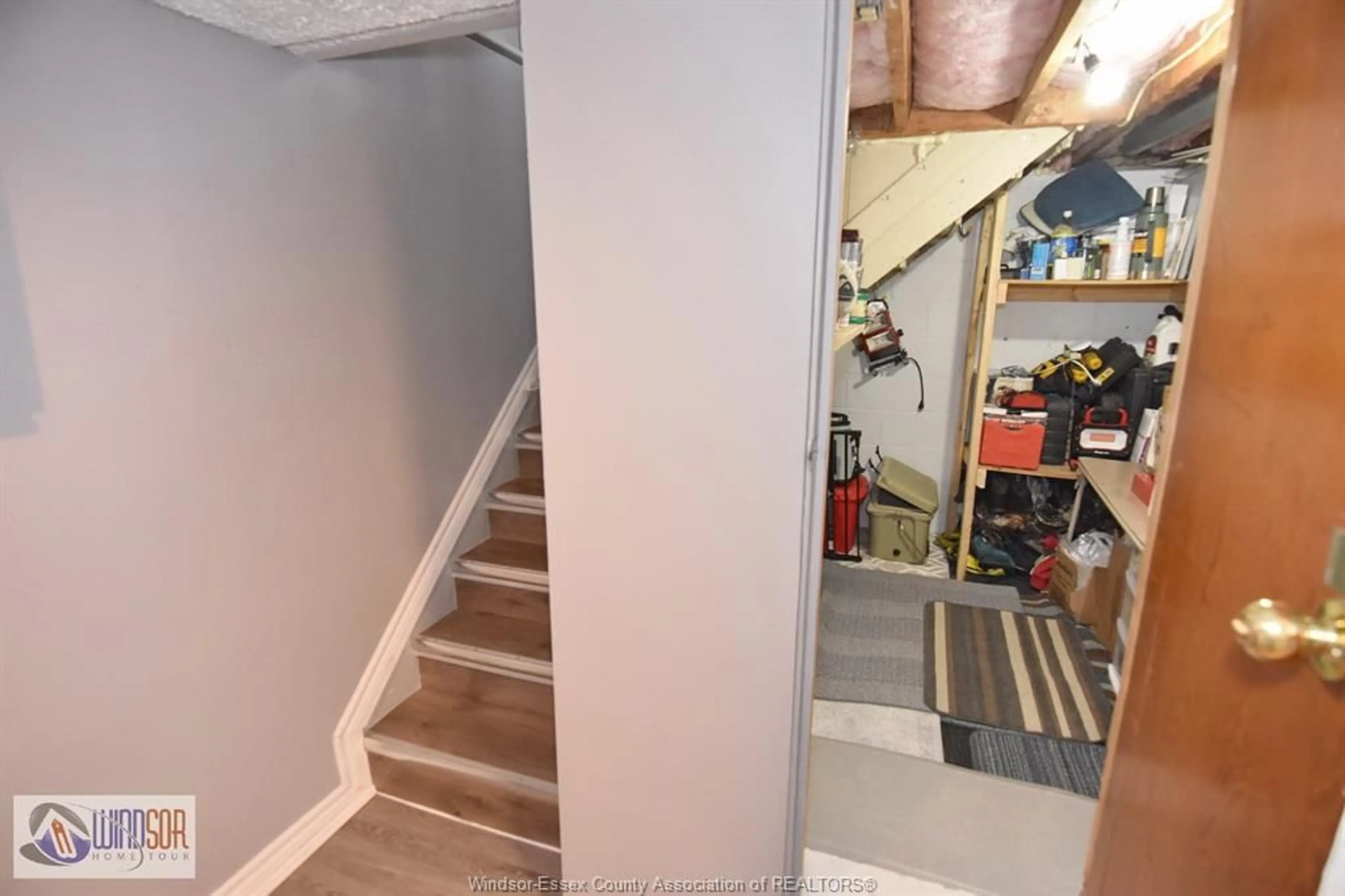 Stairs for 1425 ARTHUR, Windsor Ontario N8Y 3Y8