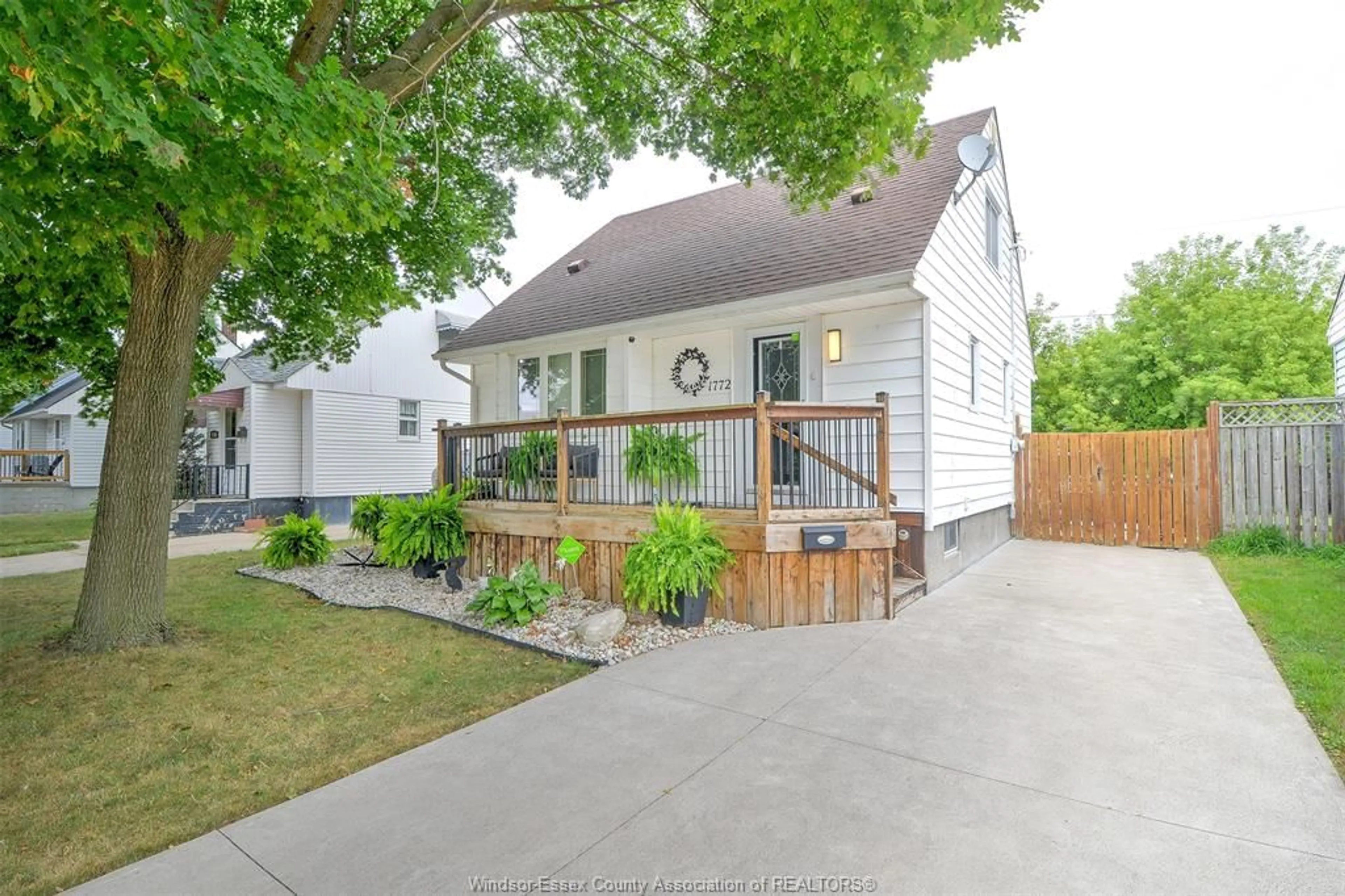 Home with vinyl exterior material, street for 1772 LABADIE, Windsor Ontario N8Y 4H5