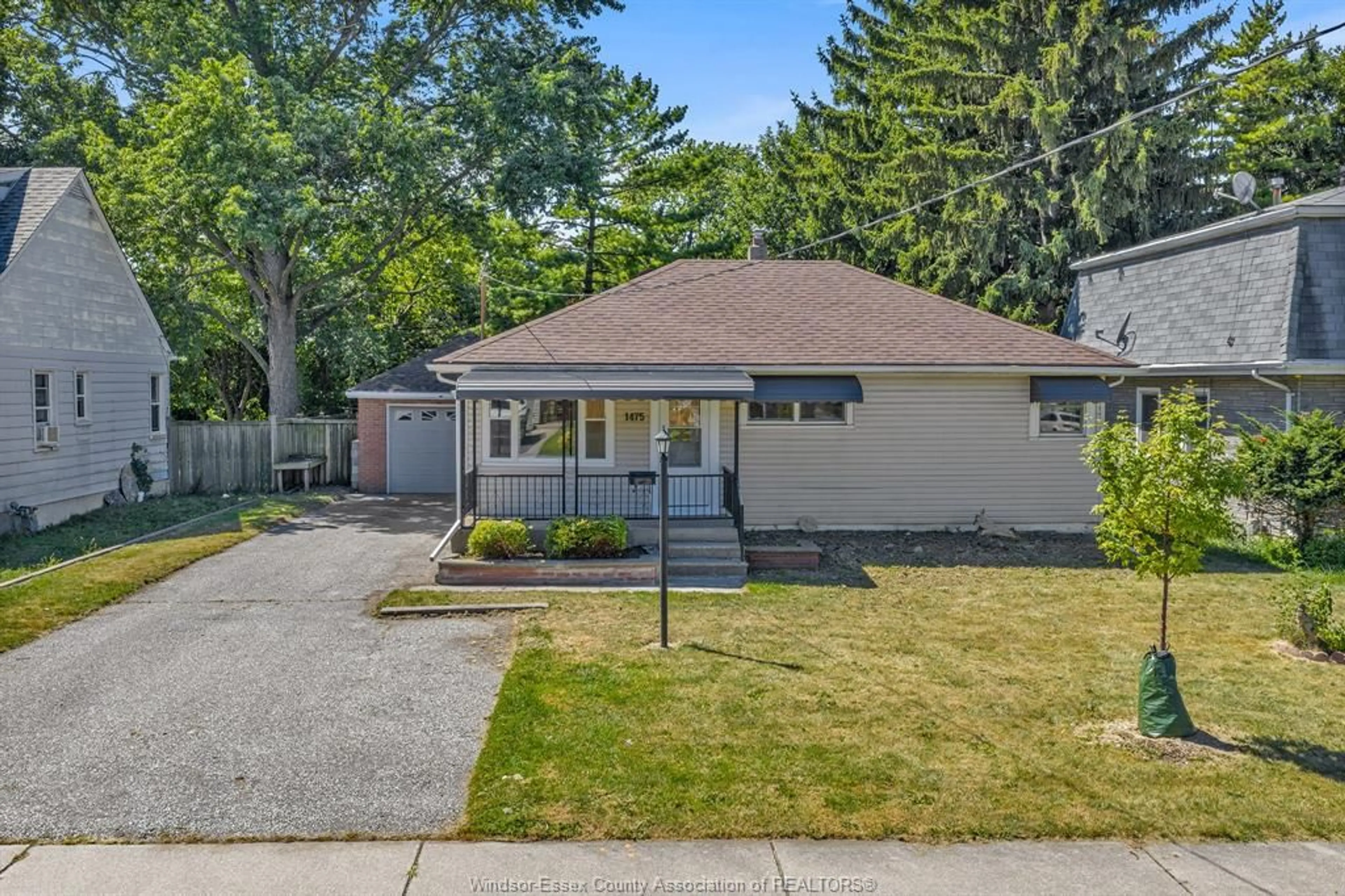 Unknown for 1475 EVERTS Ave, Windsor Ontario N9B 3E2
