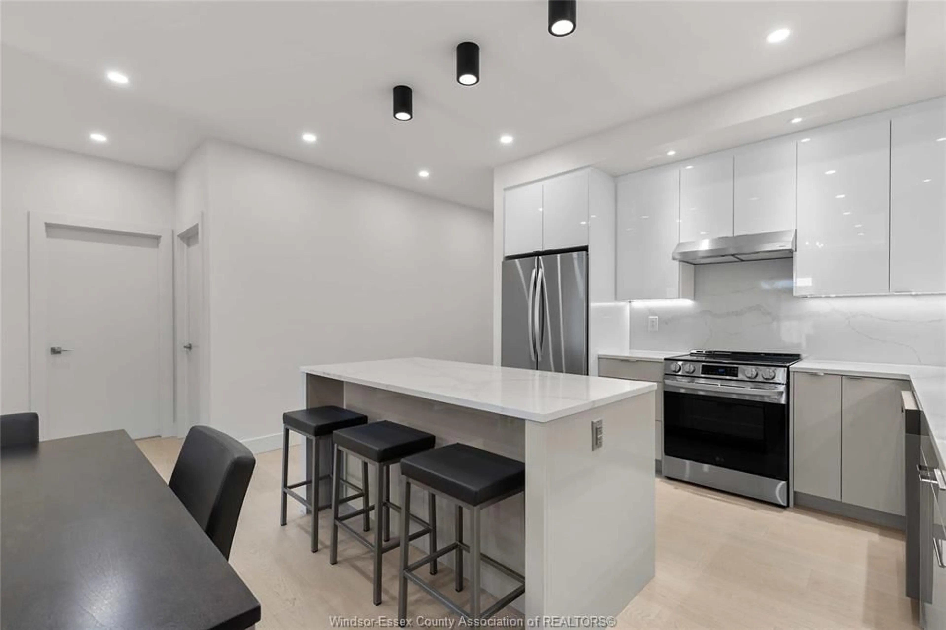 Open concept kitchen, ceramic/tile floor for 13 EAGLE St, Leamington Ontario N8H 0G4