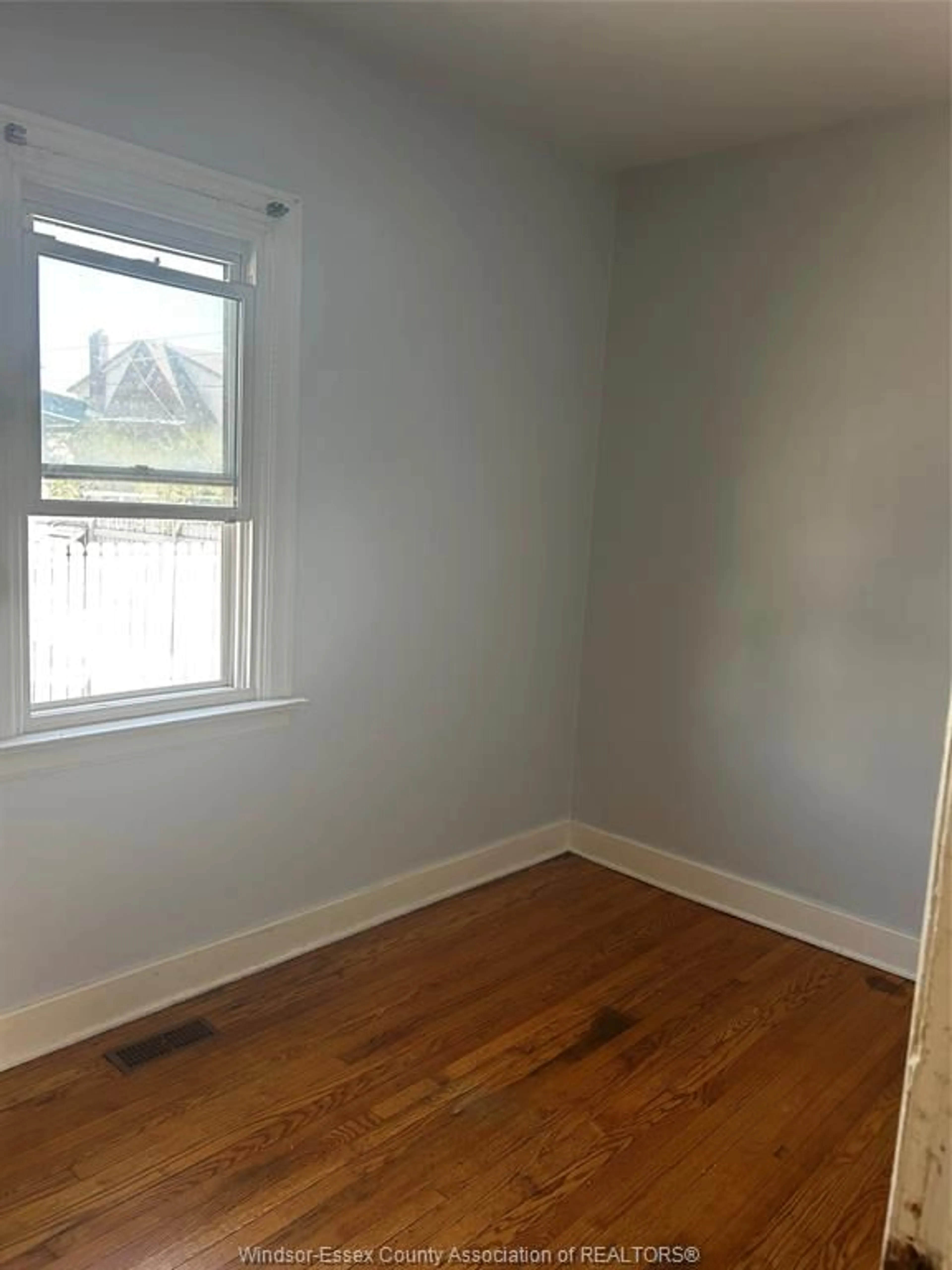 A pic of a room for 1043 CATARAQUI, Windsor Ontario N9A 1P9