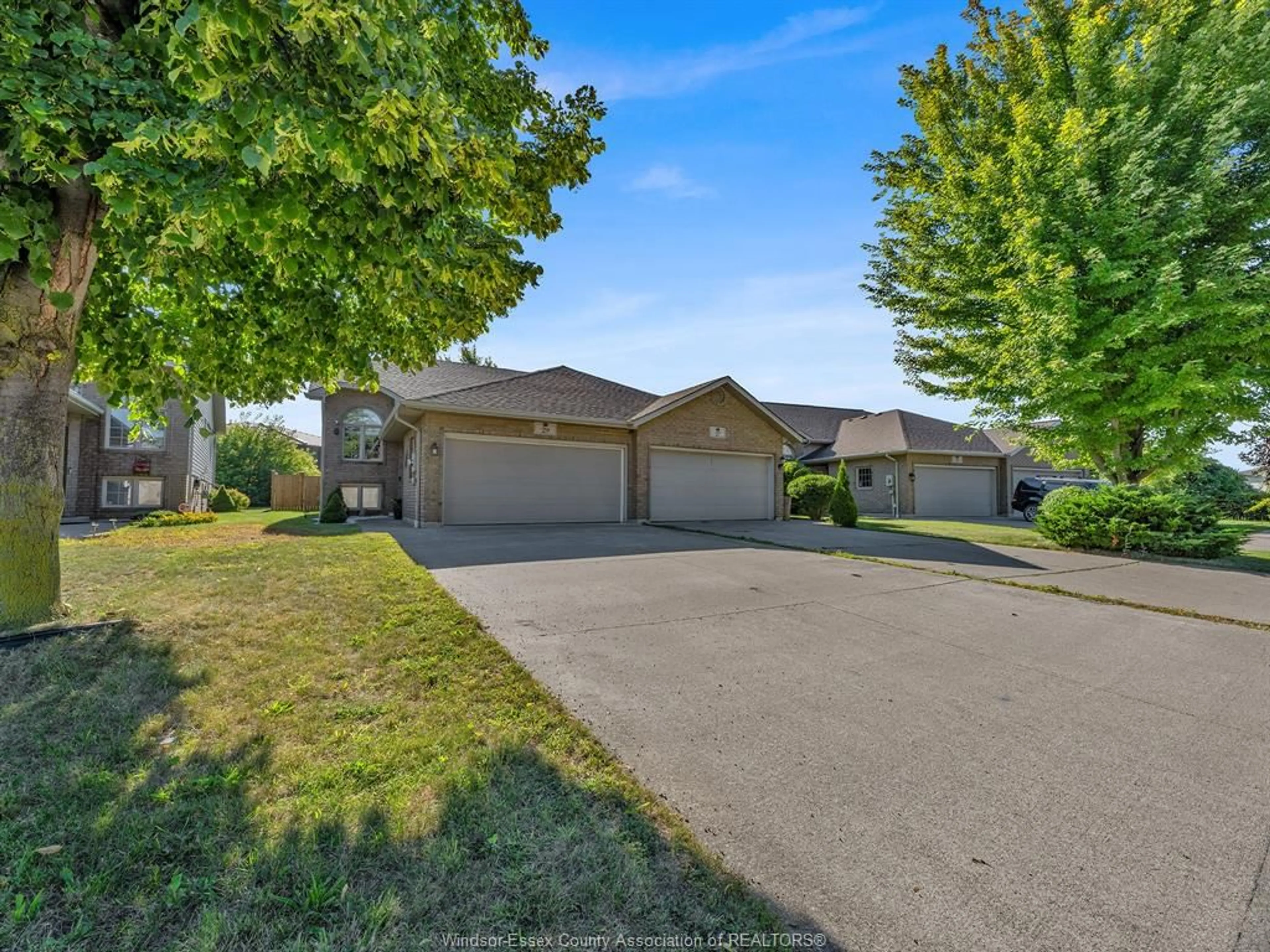 A pic from outside/outdoor area/front of a property/back of a property/a pic from drone, street for 29 Anfred St, Leamington Ontario N8H 5L3