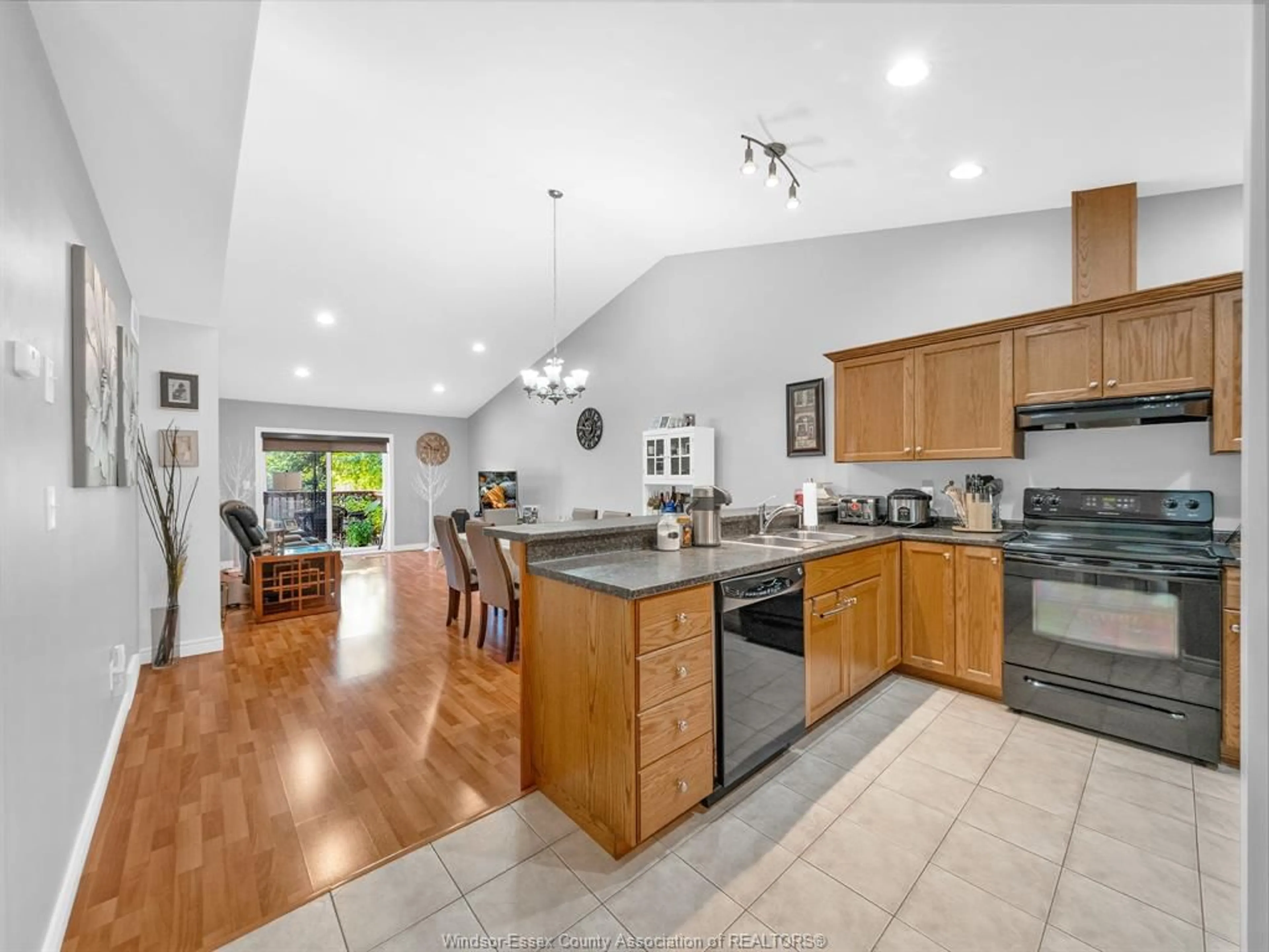 Open concept kitchen, ceramic/tile floor for 29 Anfred St, Leamington Ontario N8H 5L3