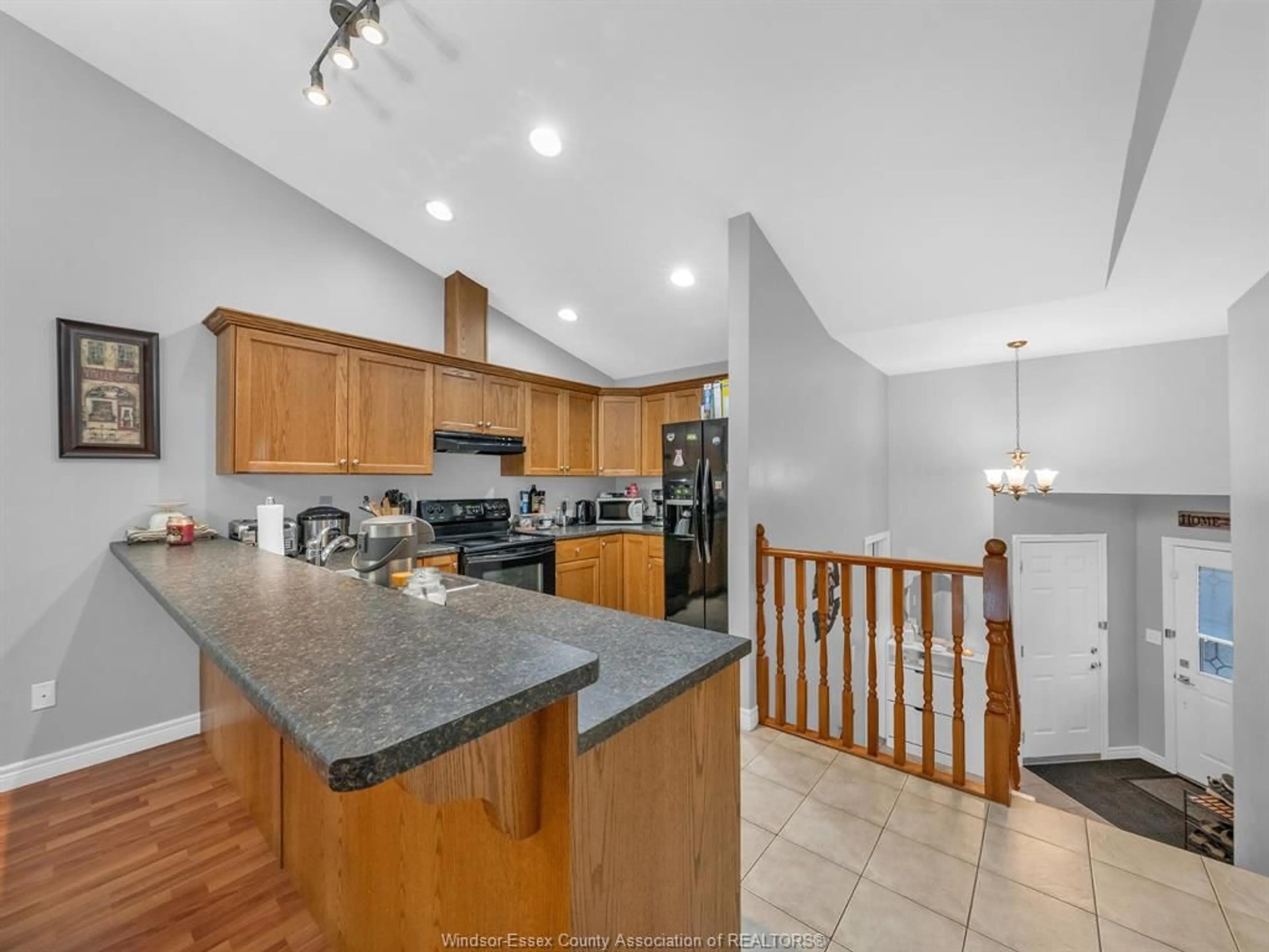Open concept kitchen, ceramic/tile floor for 29 Anfred St, Leamington Ontario N8H 5L3