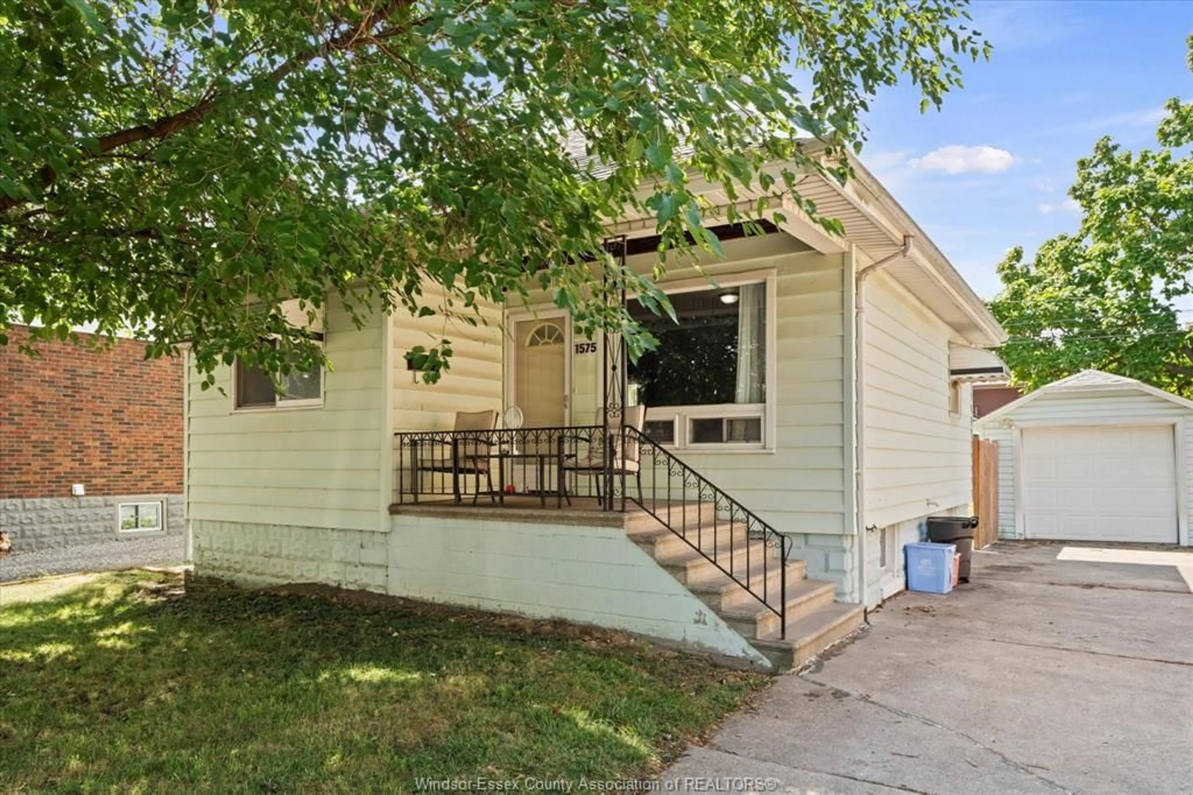 Home with vinyl exterior material, street for 1575 ELLROSE, Windsor Ontario N8Y 3X6
