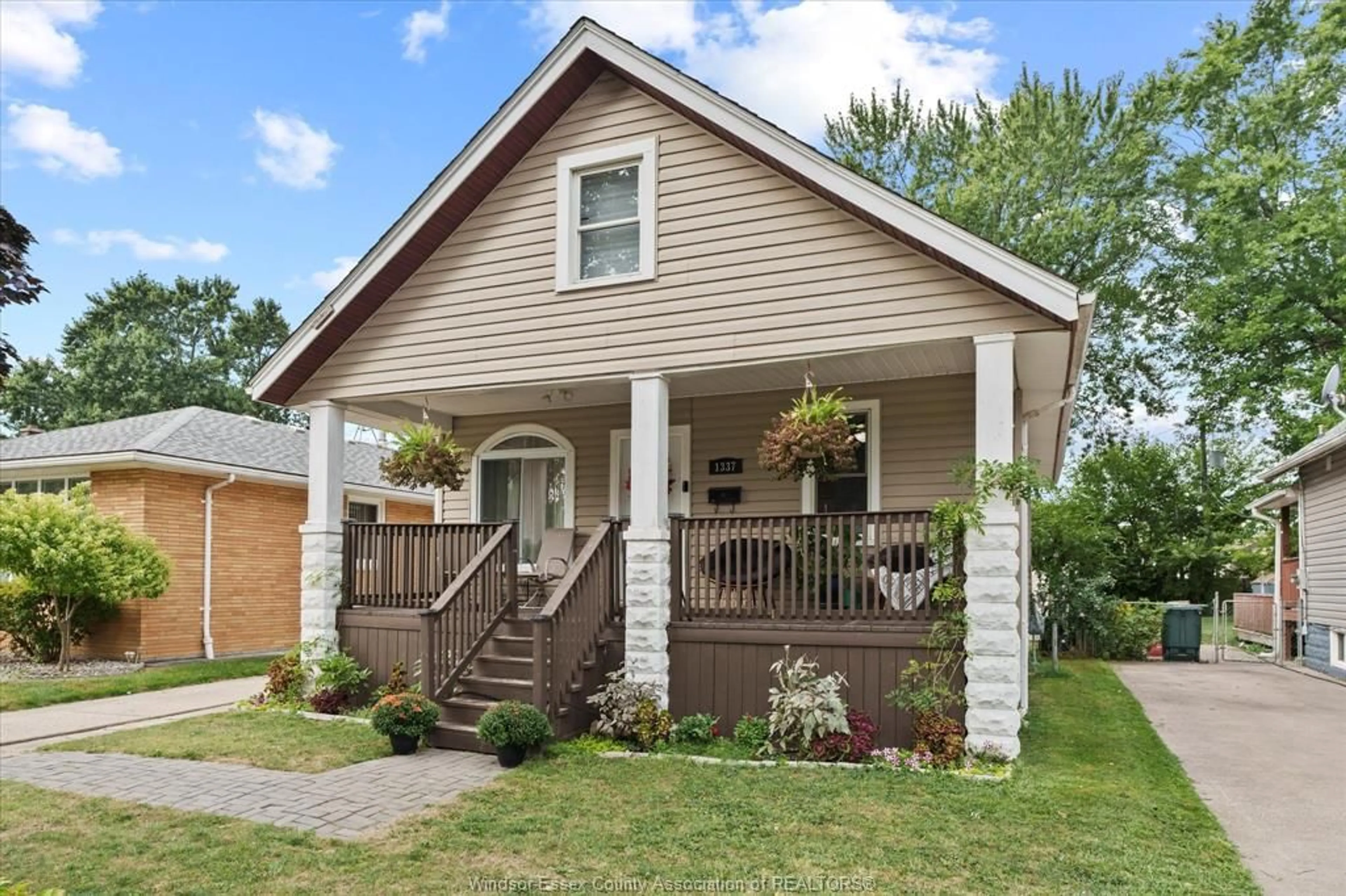 Home with vinyl exterior material, street for 1337 BERNARD, Windsor Ontario N8Y 4K2