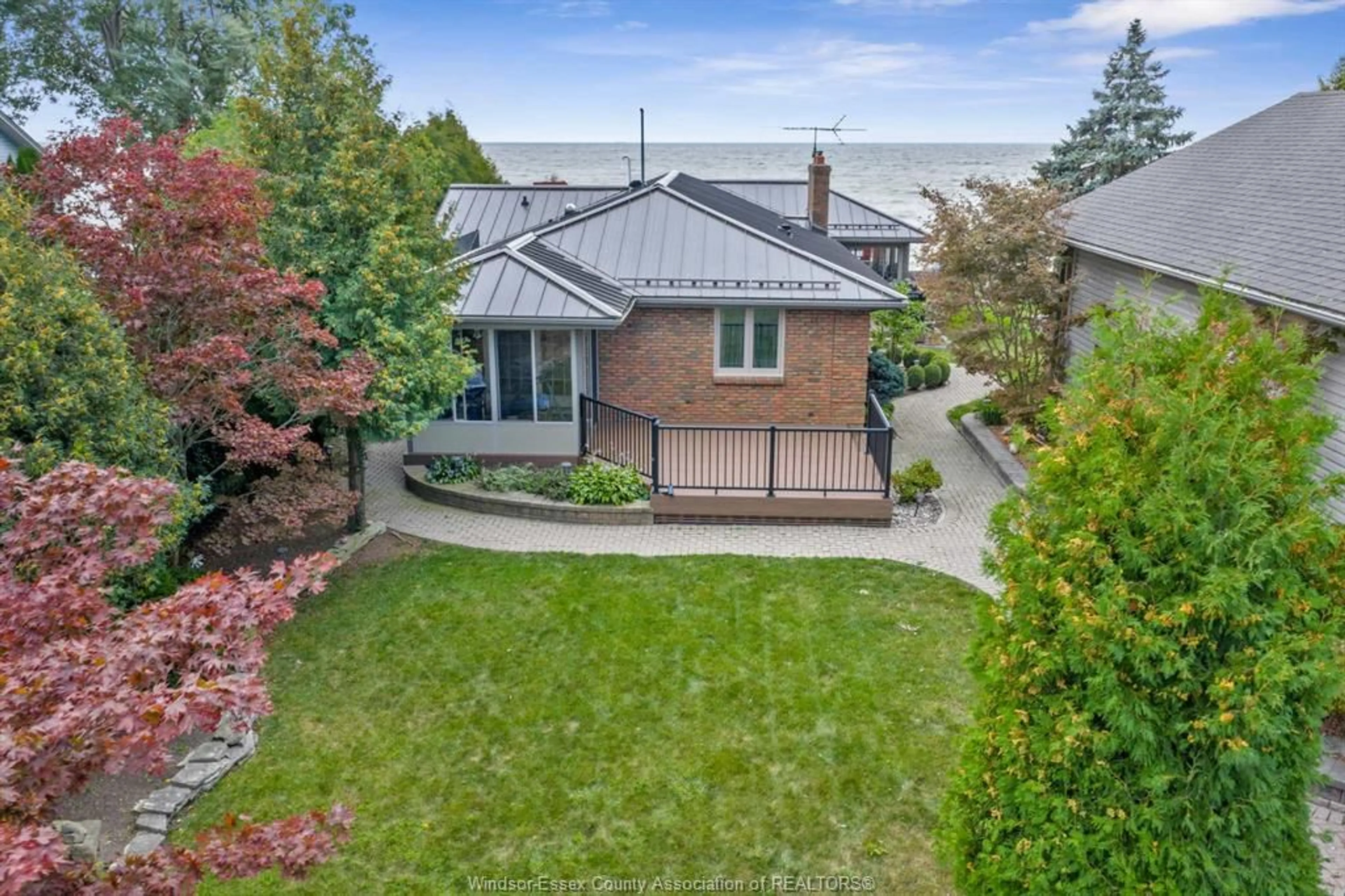A pic from outside/outdoor area/front of a property/back of a property/a pic from drone, street for 223 Lakewood, Amherstburg Ontario N9V 2Y8