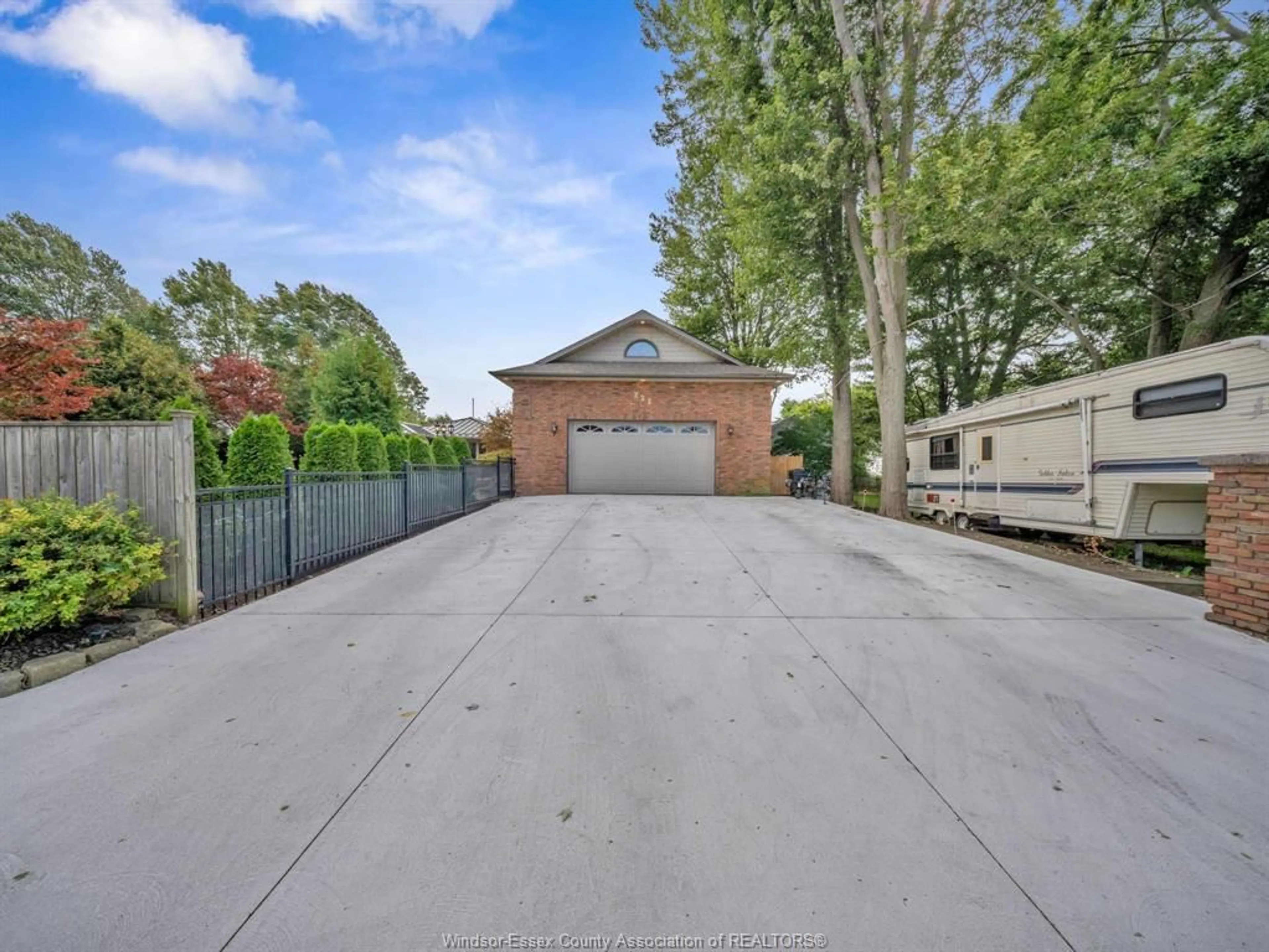 A pic from outside/outdoor area/front of a property/back of a property/a pic from drone, street for 223 Lakewood, Amherstburg Ontario N9V 2Y8