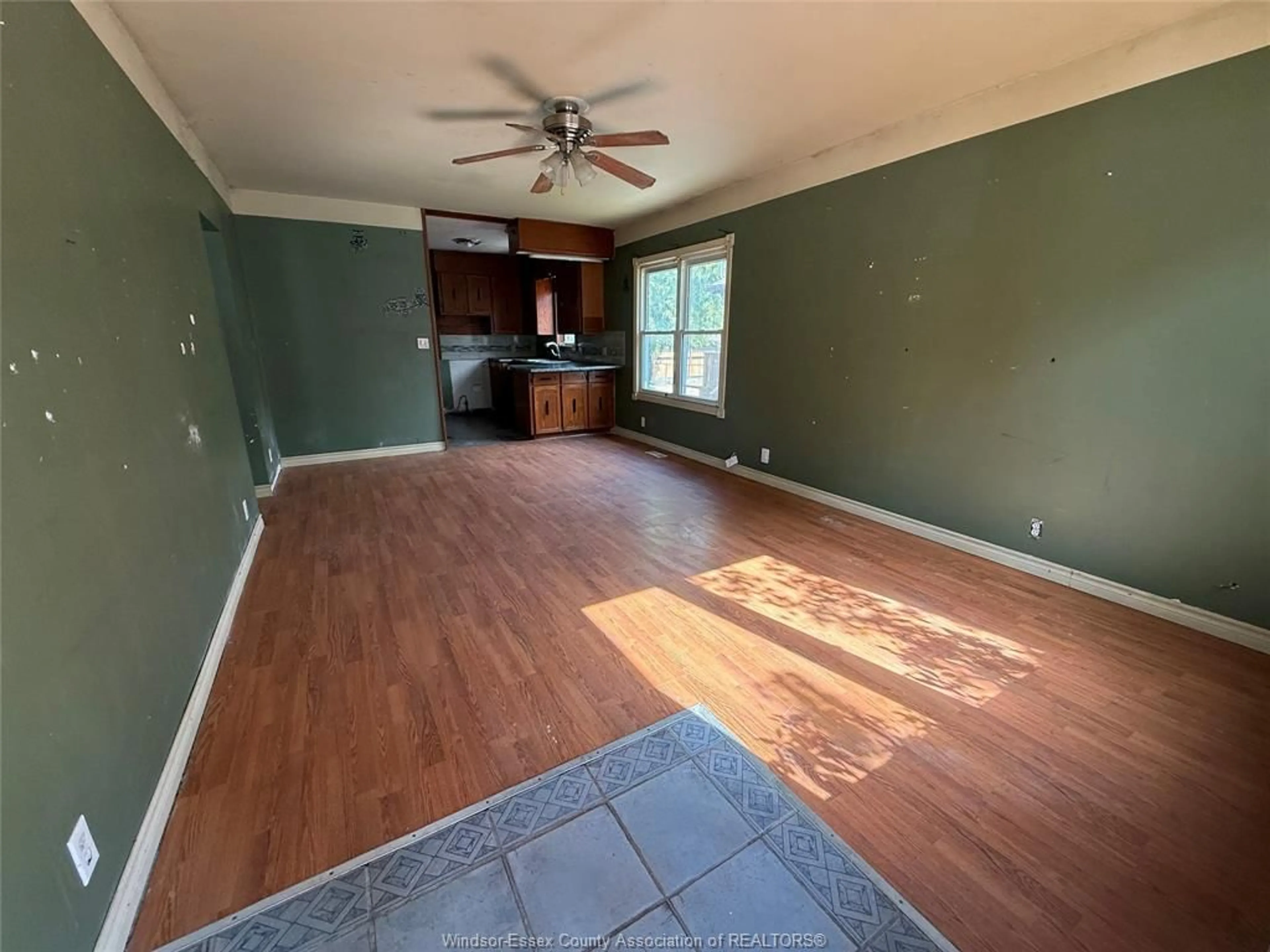 A pic of a room for 1328 ELLROSE Ave, Windsor Ontario N8Y 3X1
