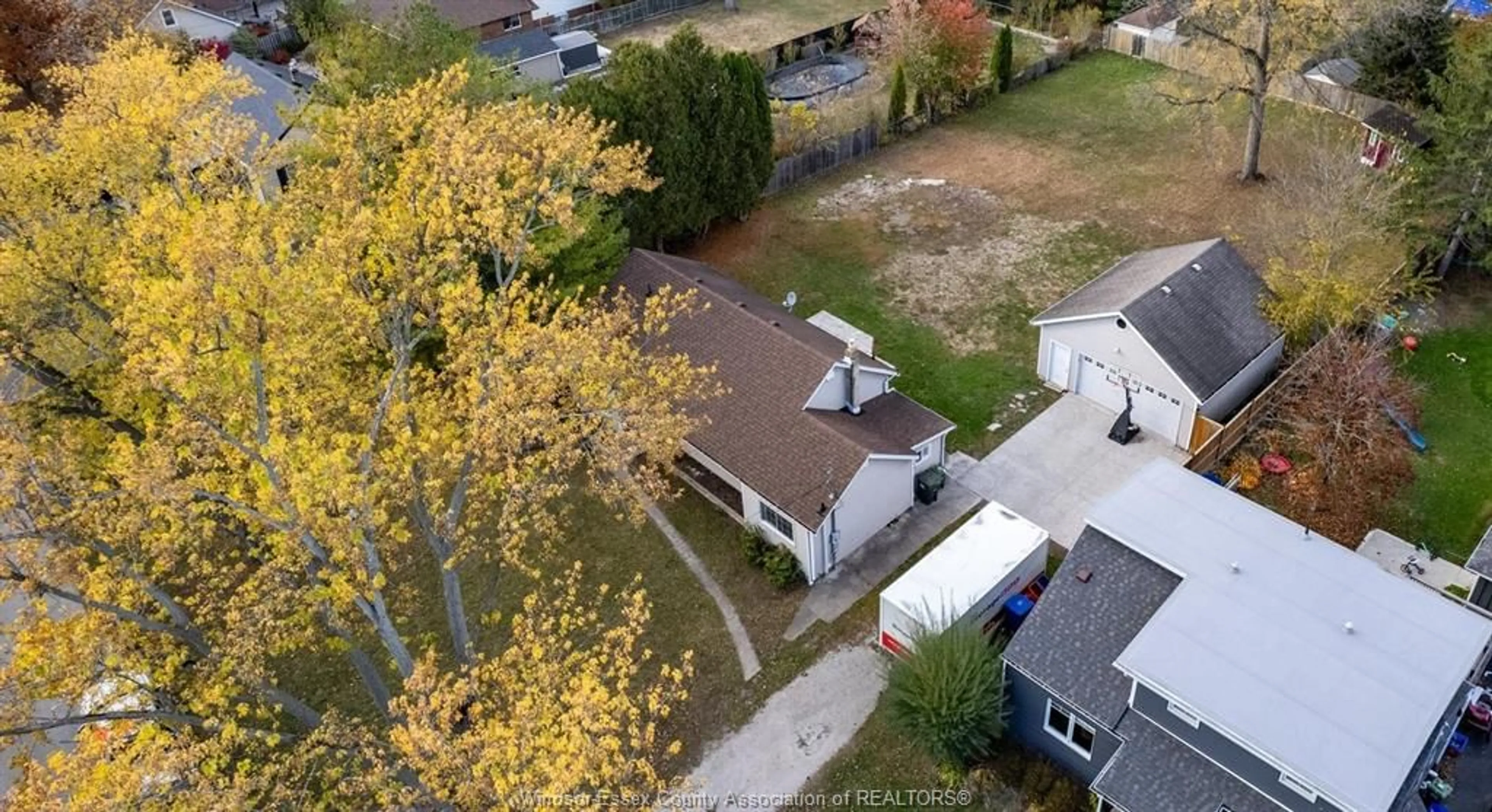 A pic from outside/outdoor area/front of a property/back of a property/a pic from drone, street for 576 Ducharme, Windsor Ontario N9G 1K4