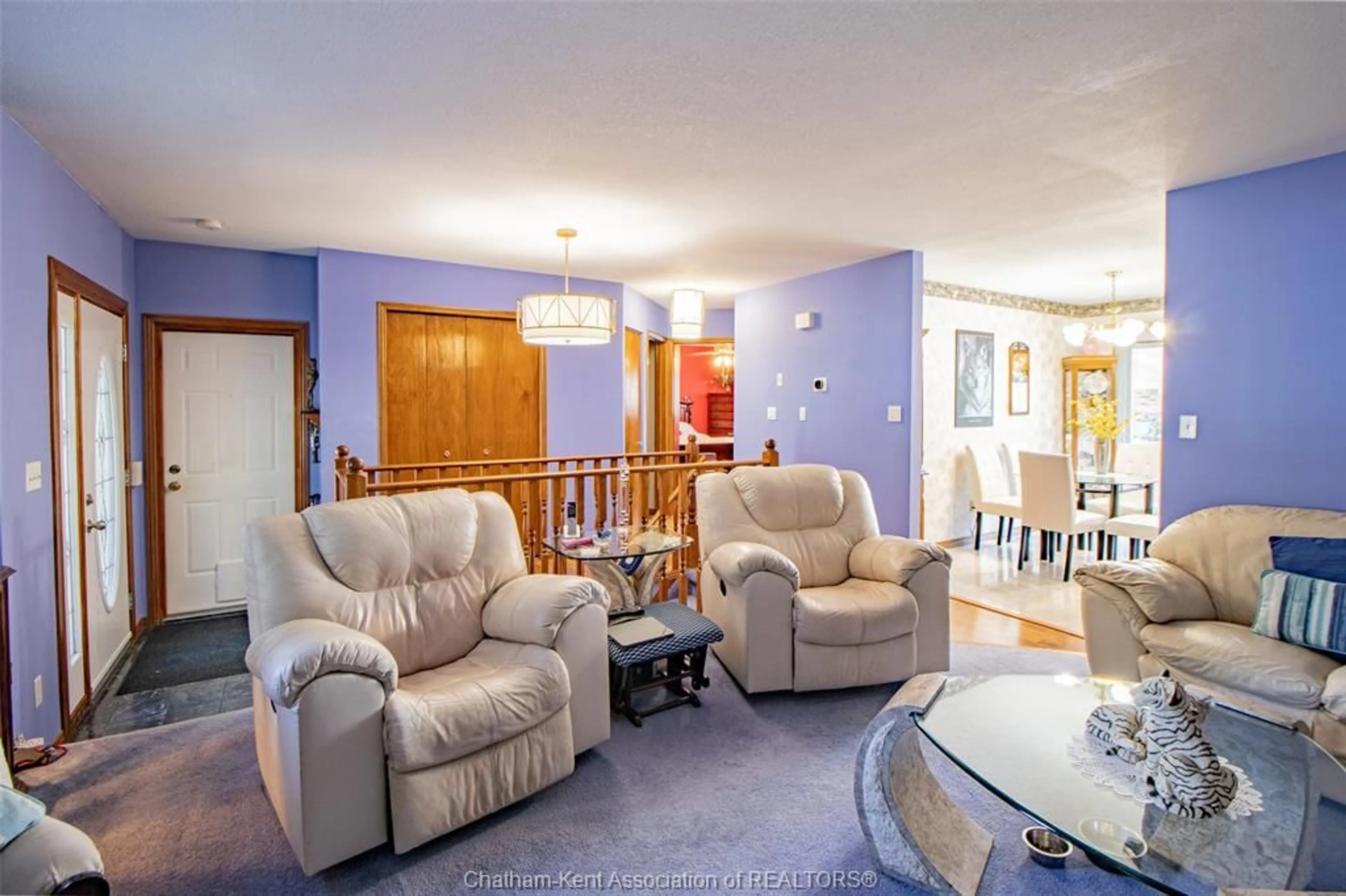 Living room with furniture, unknown for 140 Queen St, Tilbury Ontario N0P 2L0