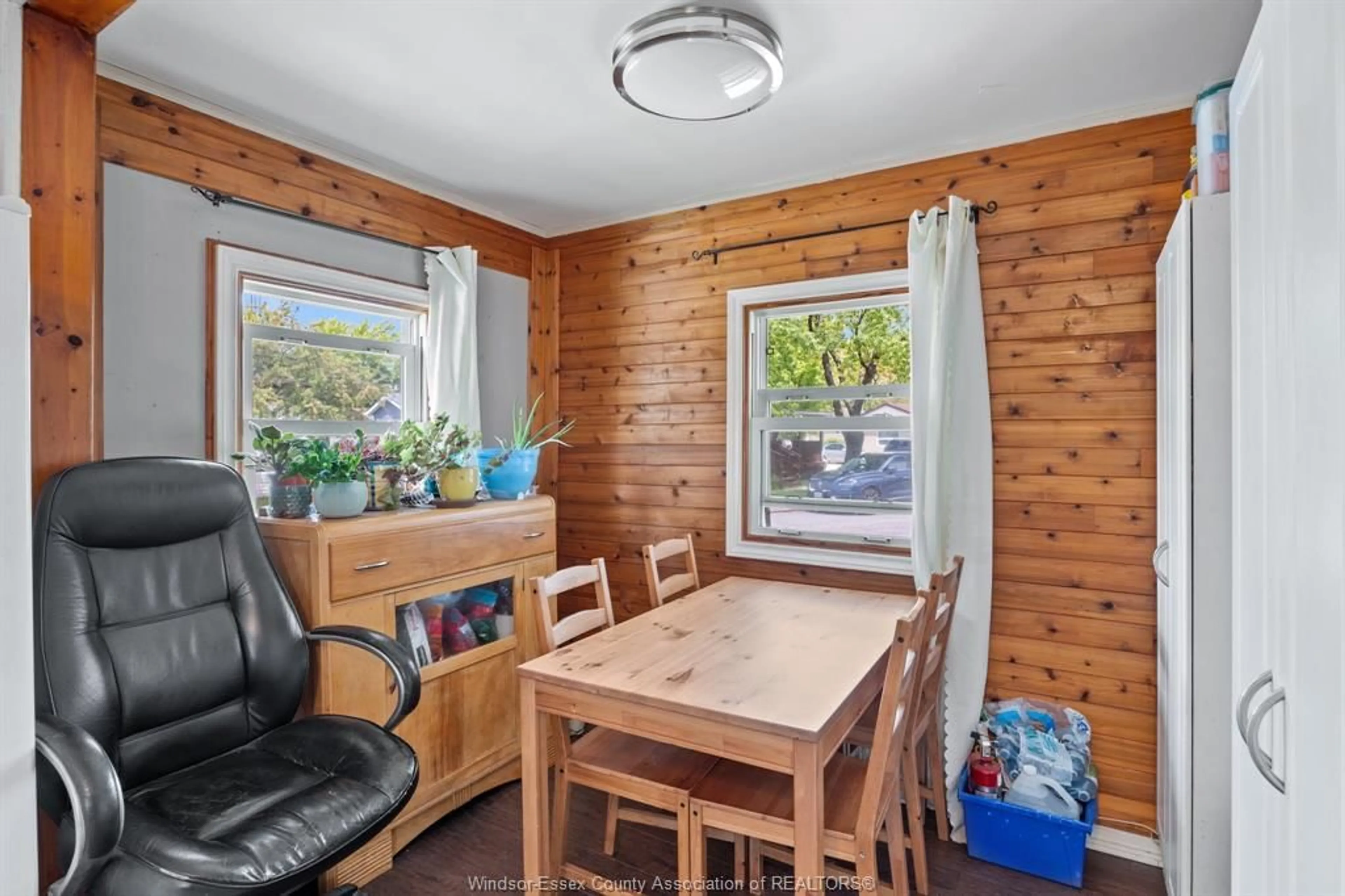 Dining room, wood/laminate floor for 51 WILDER Dr, Maidstone Ontario N8N 2T1