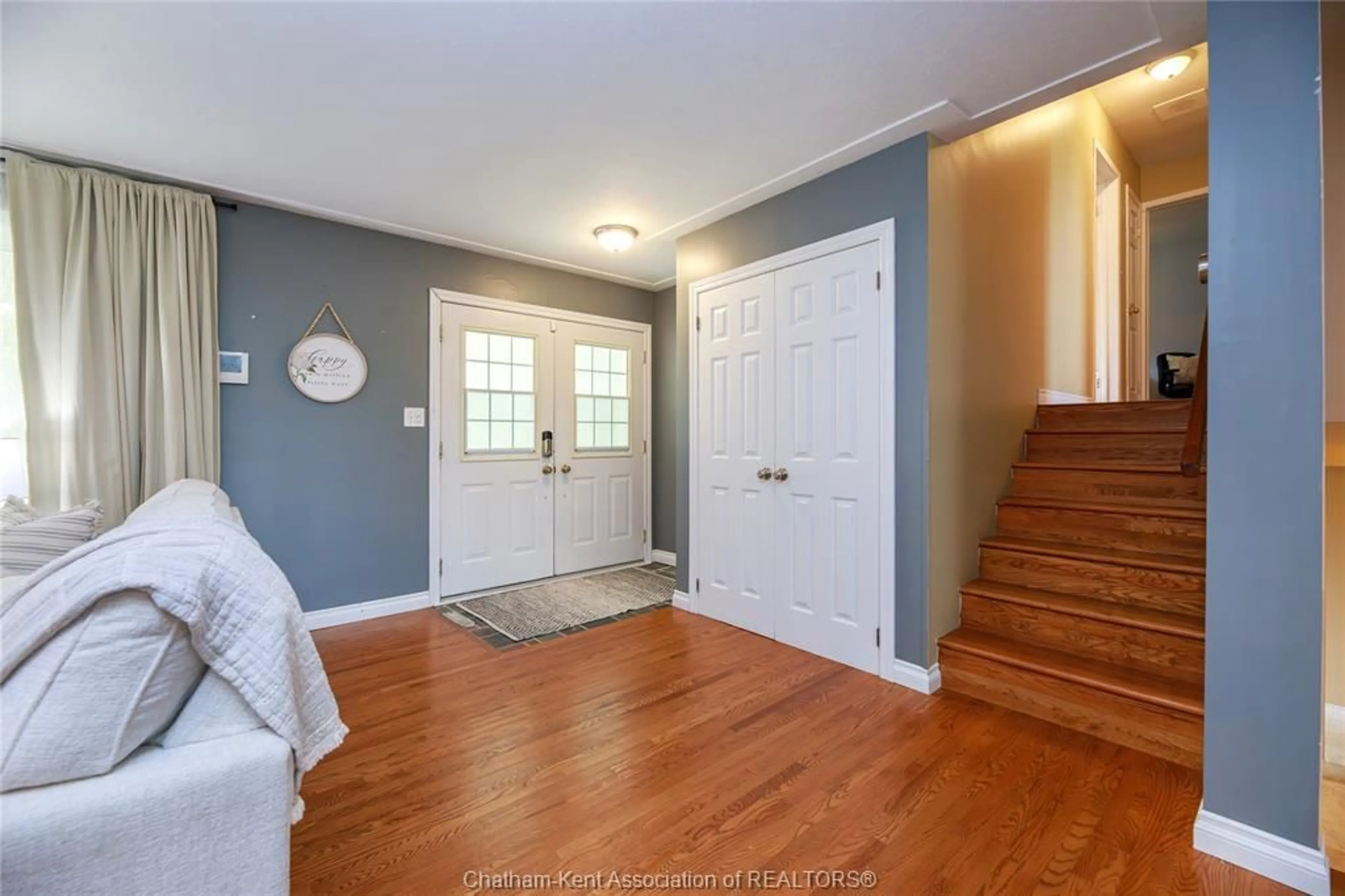 Indoor entryway for 8687 Pioneer Line, Chatham Ontario N7M 5J7
