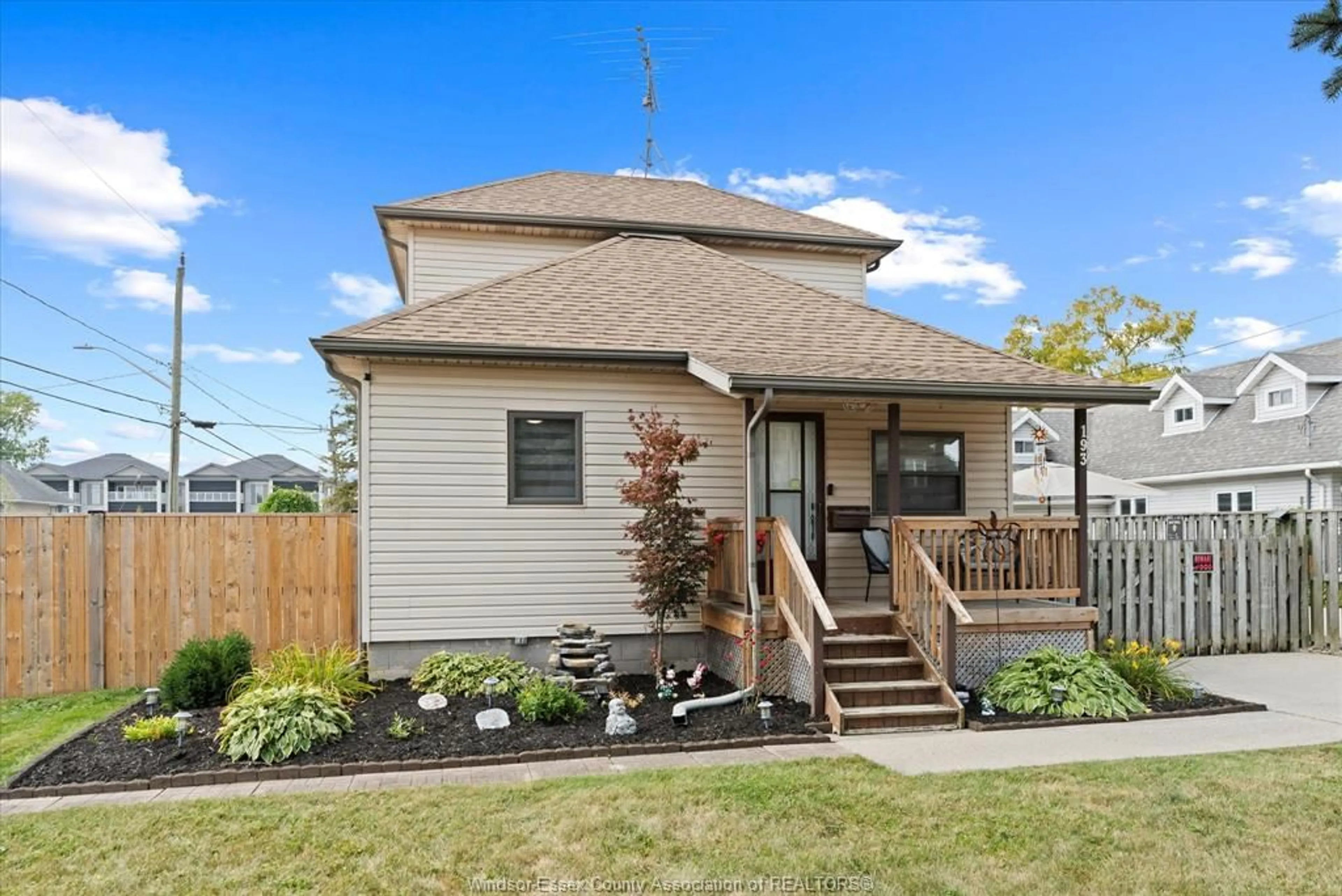 Home with vinyl exterior material, street for 193 ST. PIERRE St, Tecumseh Ontario N8N 1Y7