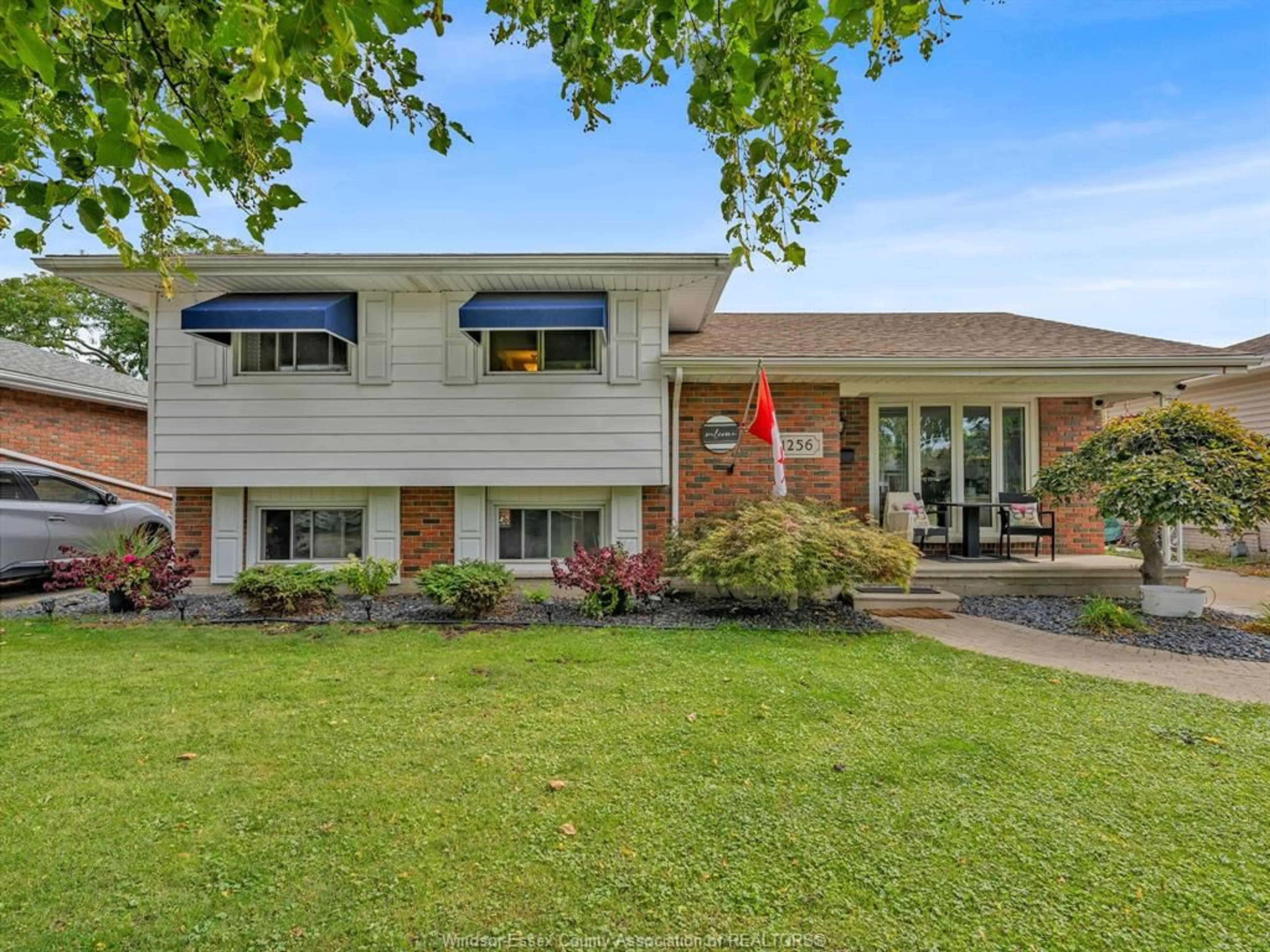 Home with brick exterior material, unknown for 1256 JANISSE Dr, Windsor Ontario N8S 2W3