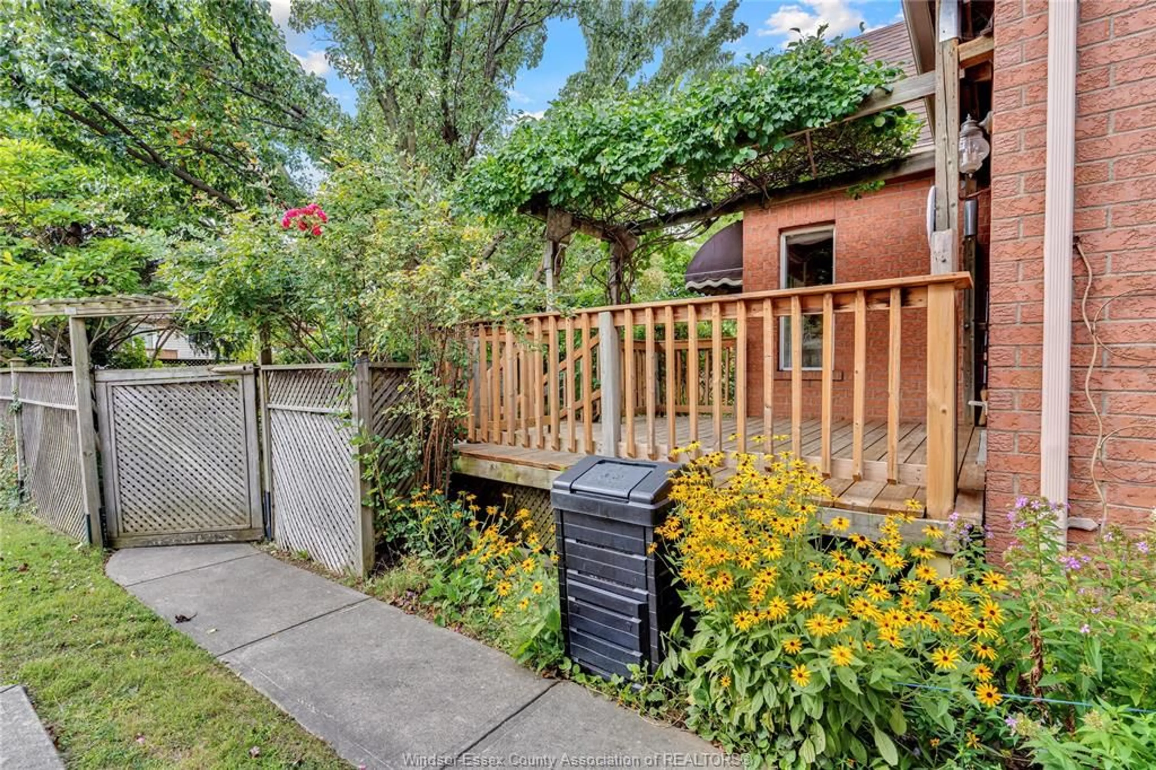 Patio, street for 579 COUSINEAU Rd, Windsor Ontario N9G 1V6