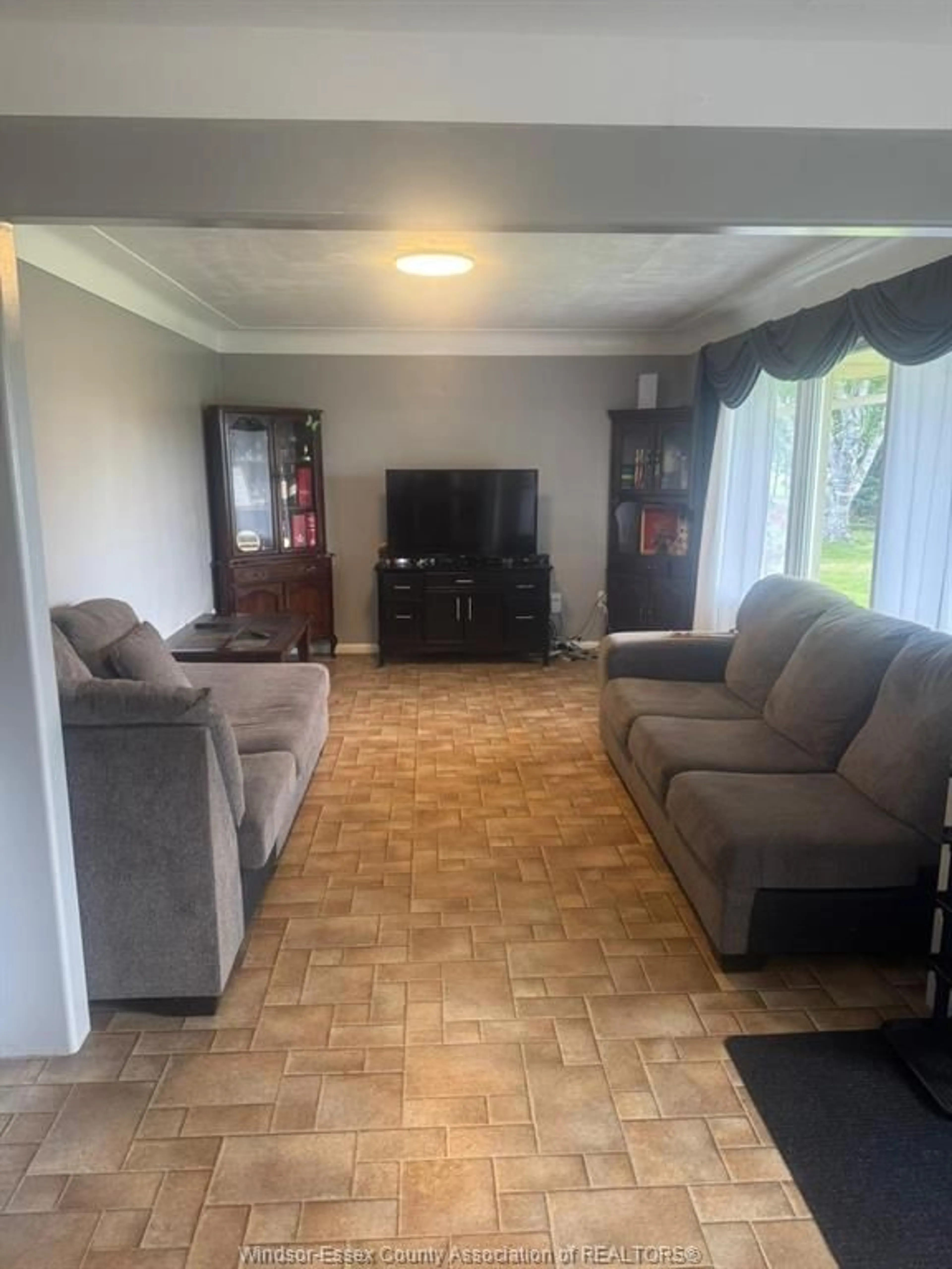 Living room with furniture, unknown for 830 TALBOT Rd, Wheatley Ontario N0P 2P0