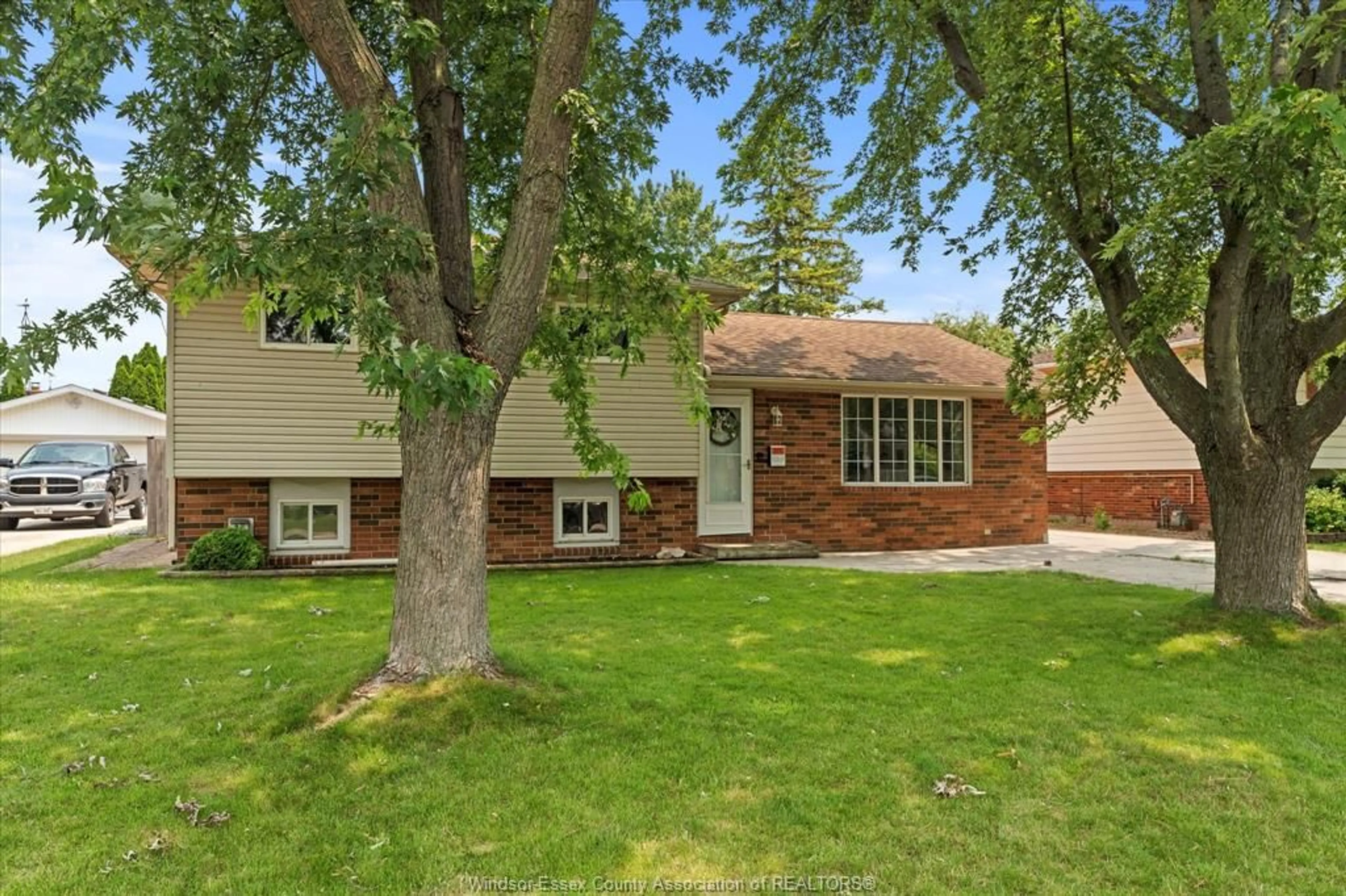 Home with brick exterior material, street for 110 ST. JAMES Crt, Amherstburg Ontario N9V 3H1