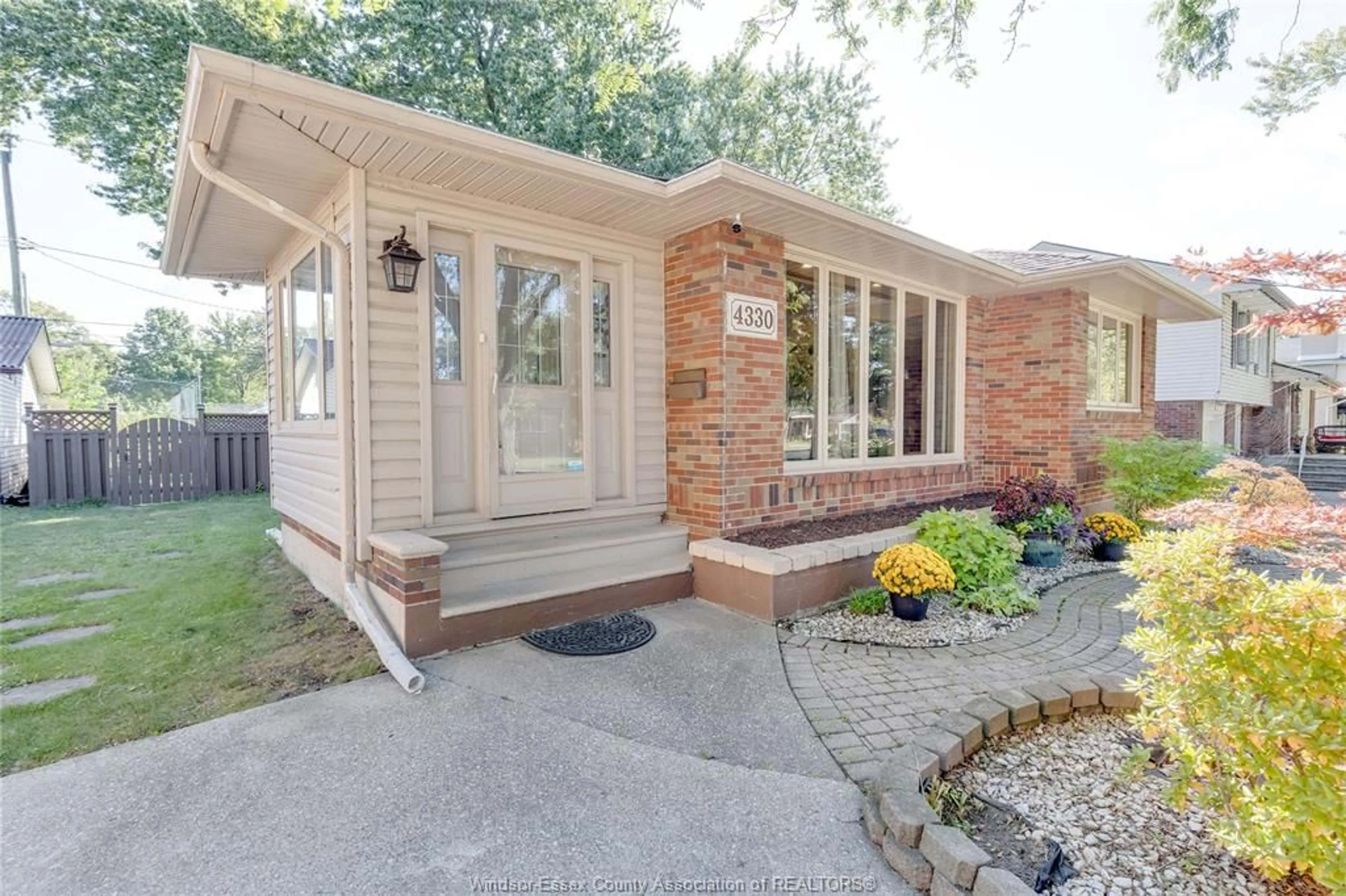 Home with brick exterior material, street for 4330 MOUNT ROYAL, Windsor Ontario N9G 2C4