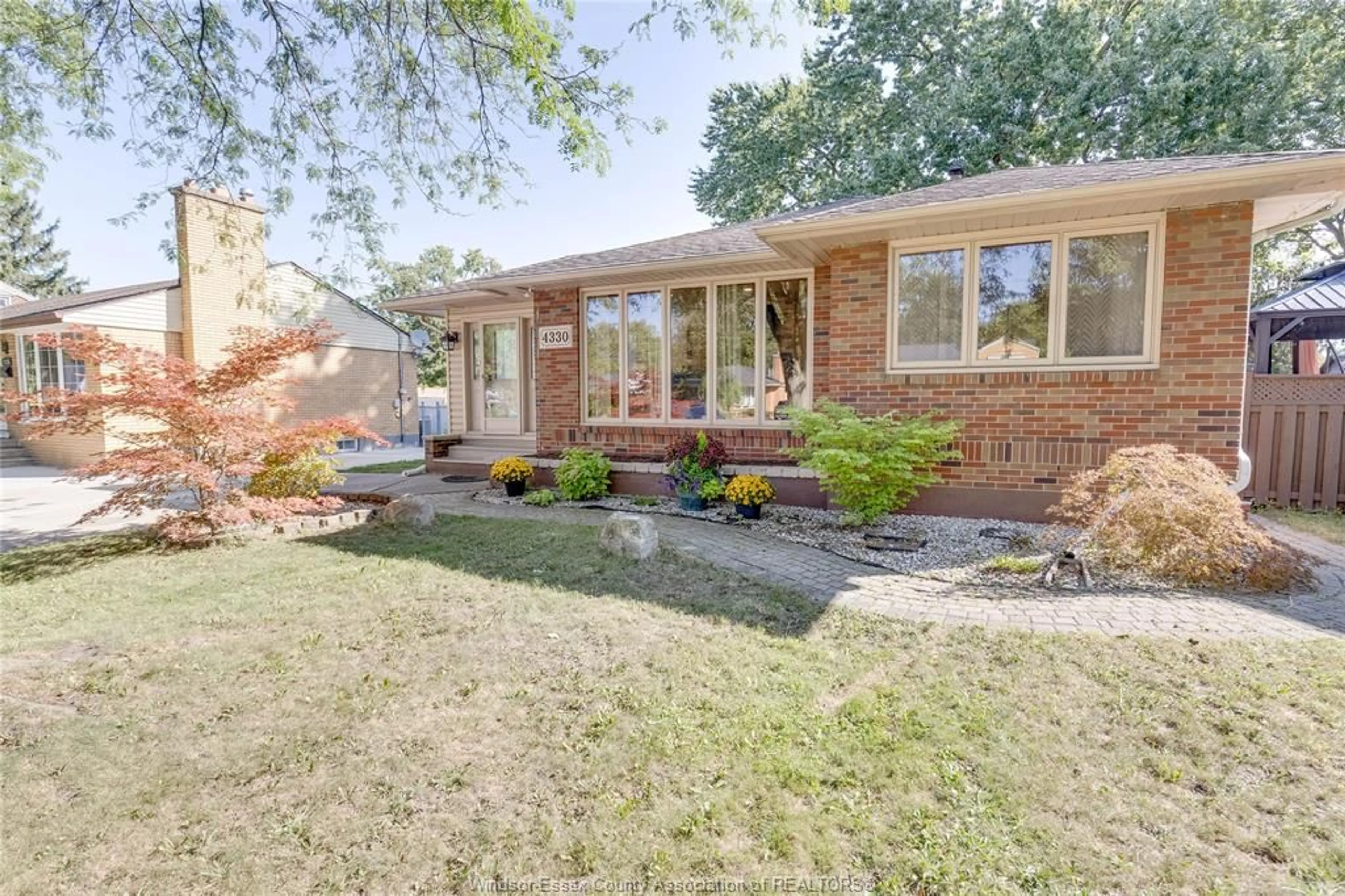 Home with brick exterior material, street for 4330 MOUNT ROYAL, Windsor Ontario N9G 2C4