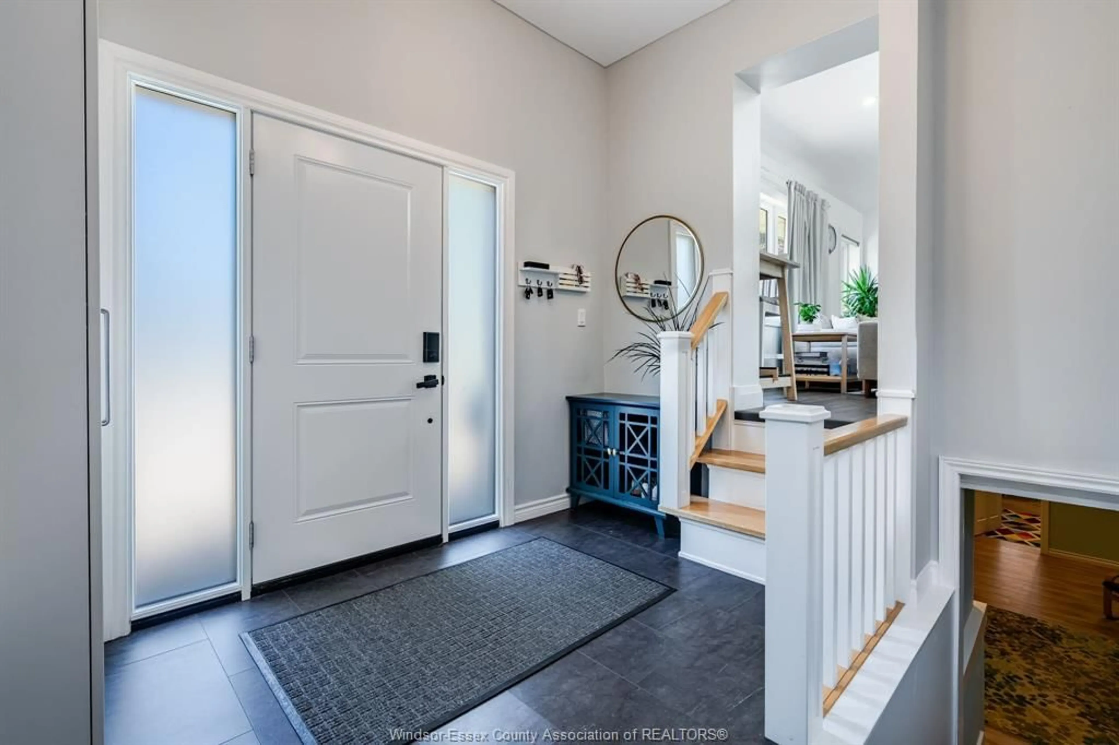 Indoor entryway for 24 SHERMAN, Leamington Ontario N8H 2S1