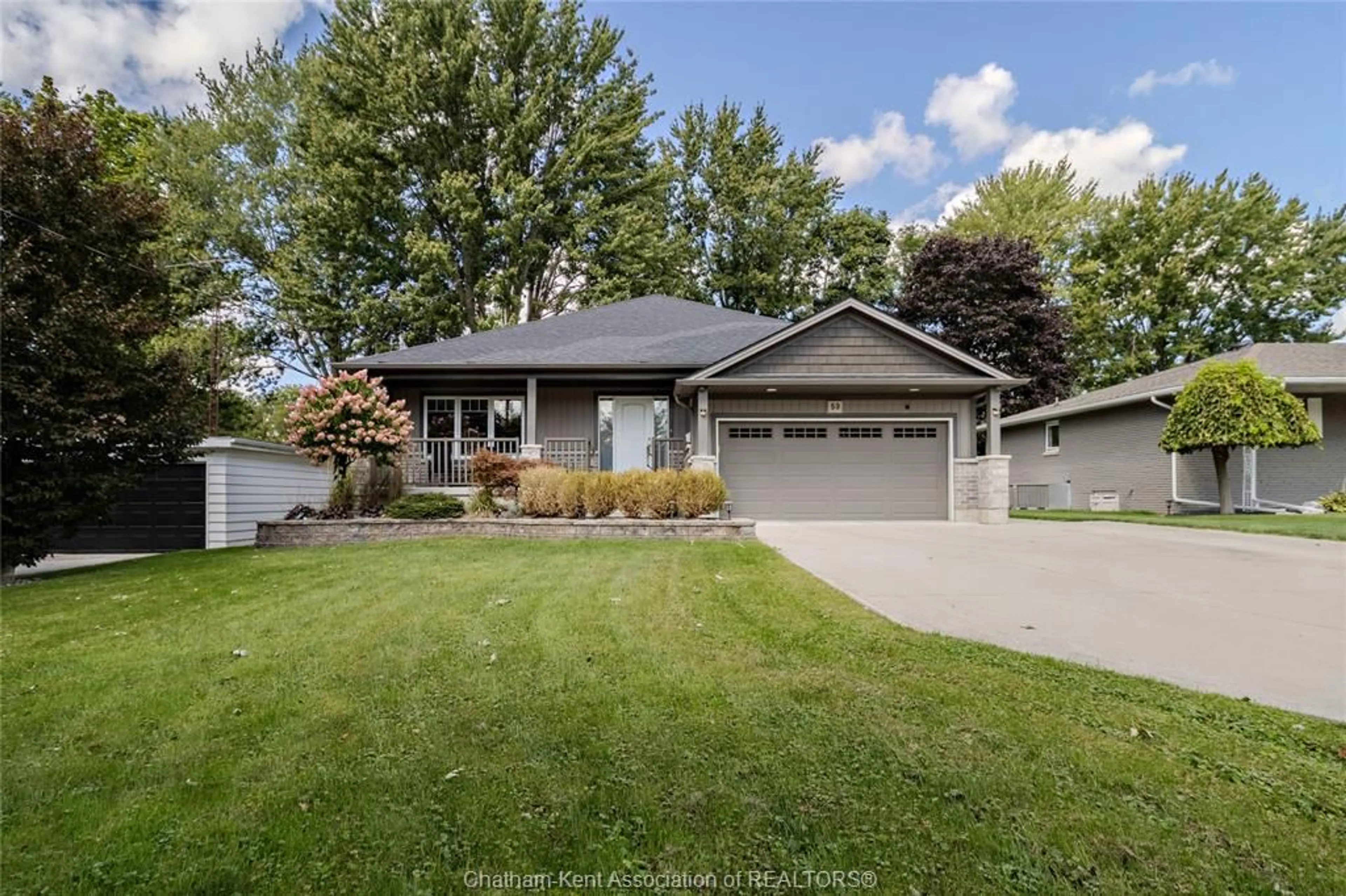 Home with vinyl exterior material, street for 59 GREGORY Dr, Chatham Ontario N7L 2R5