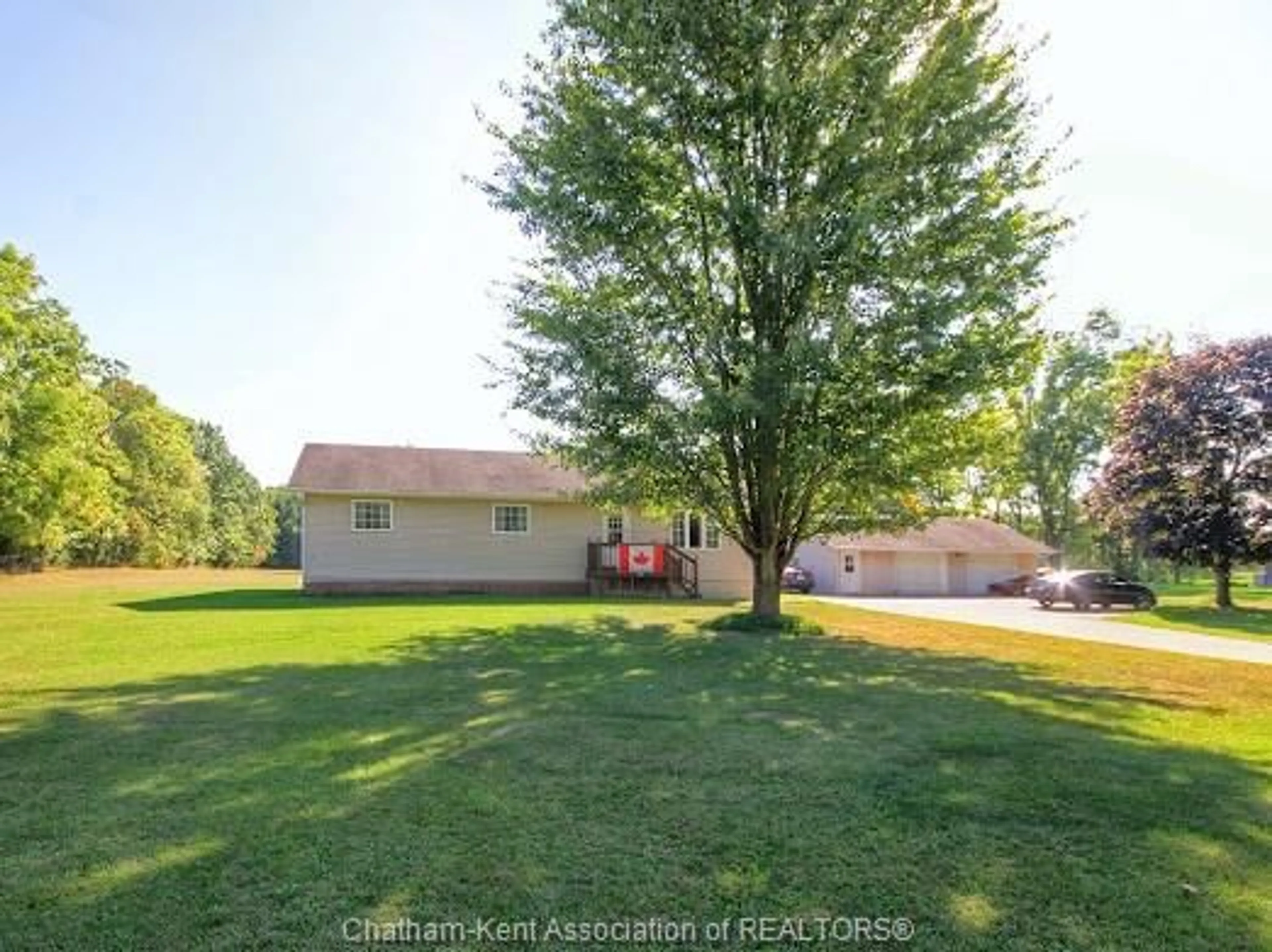 A pic from outside/outdoor area/front of a property/back of a property/a pic from drone, unknown for 30089 West Bothwell Rd, Bothwell Ontario N0P 1C0