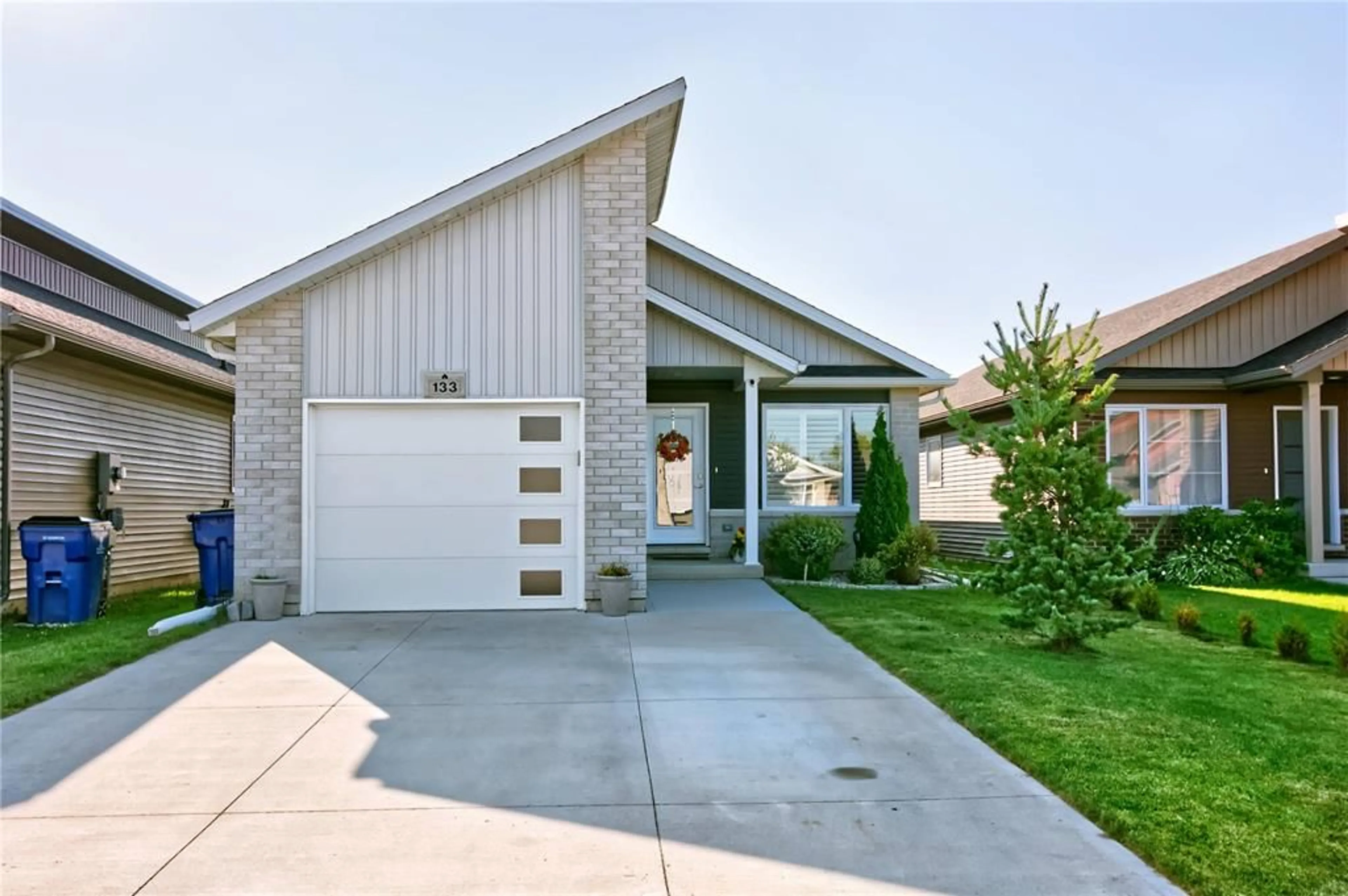 Home with brick exterior material, street for 133 MOONSTONE Cres, Chatham Ontario N7M 0S2