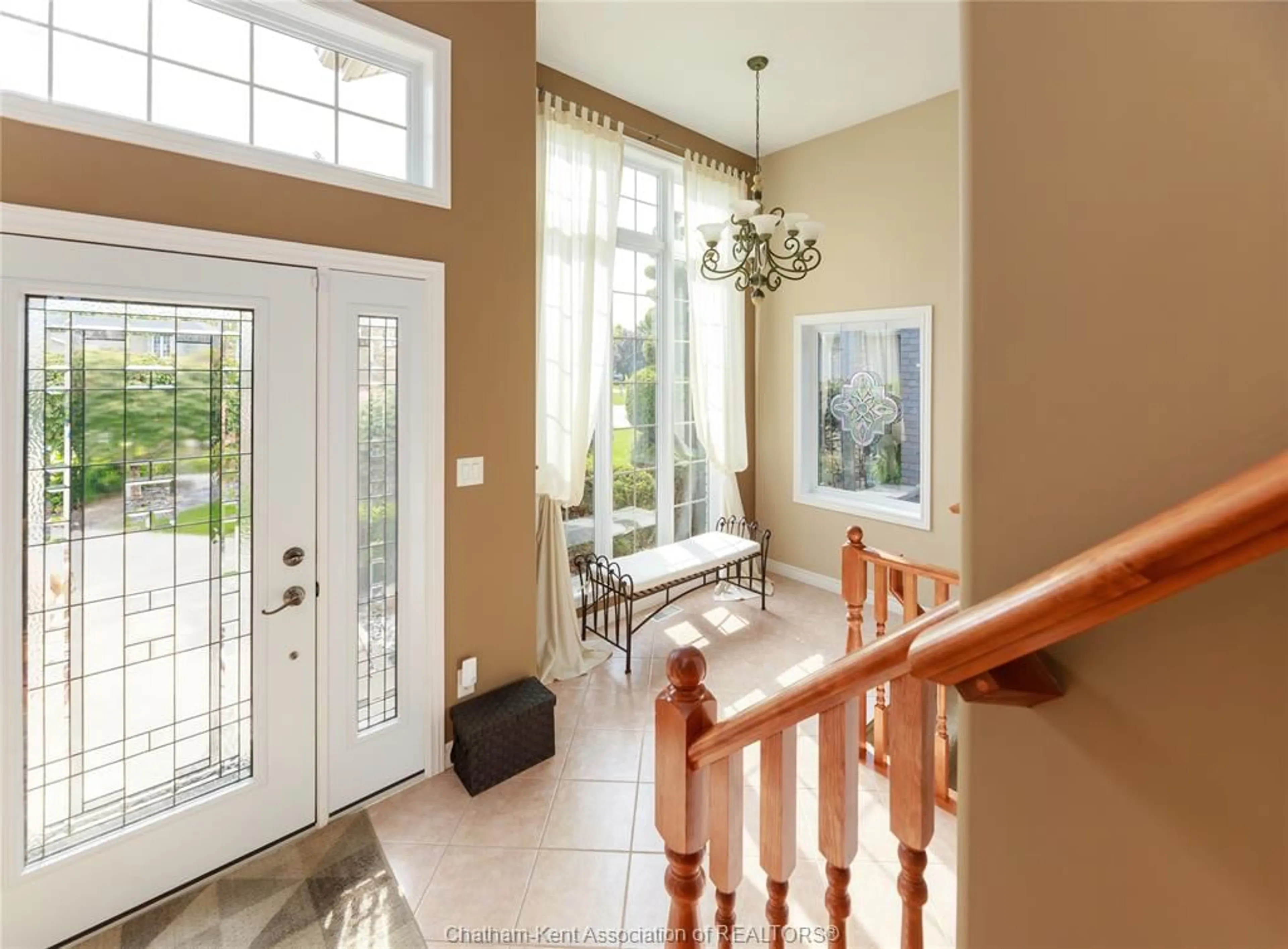 Indoor entryway for 28 Morning Glory Lane, Chatham Ontario N7L 5R5