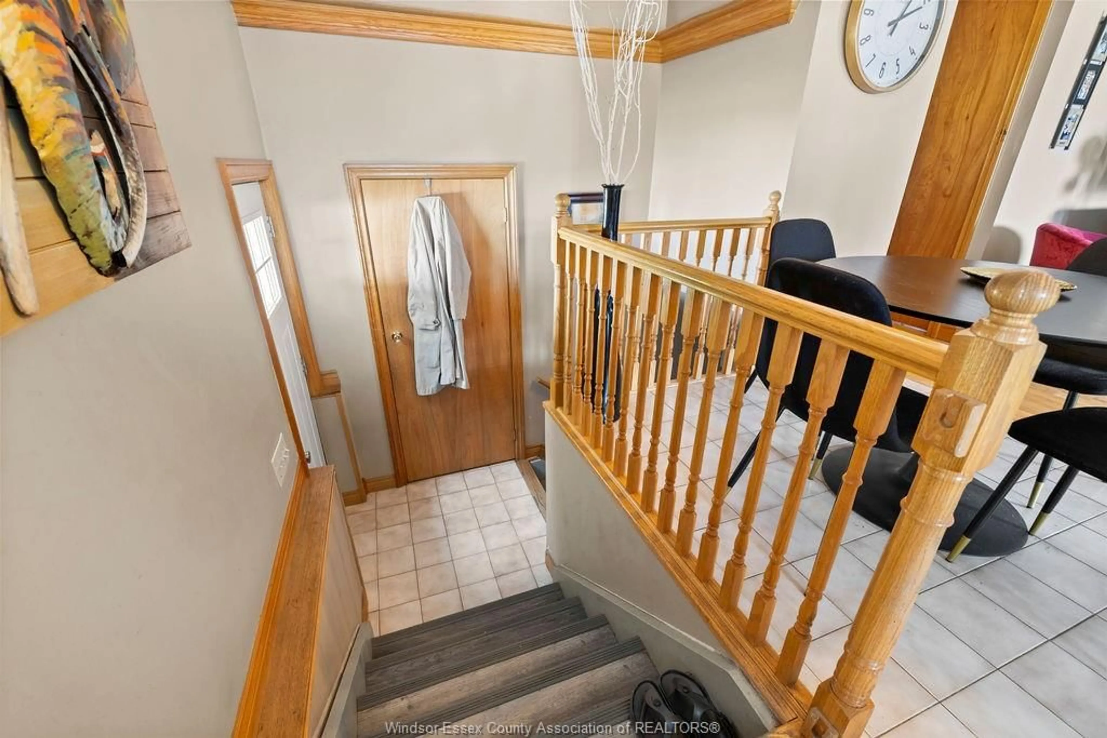 Indoor foyer for 720 ST. PIERRE, Tecumseh Ontario N8N 1Z6
