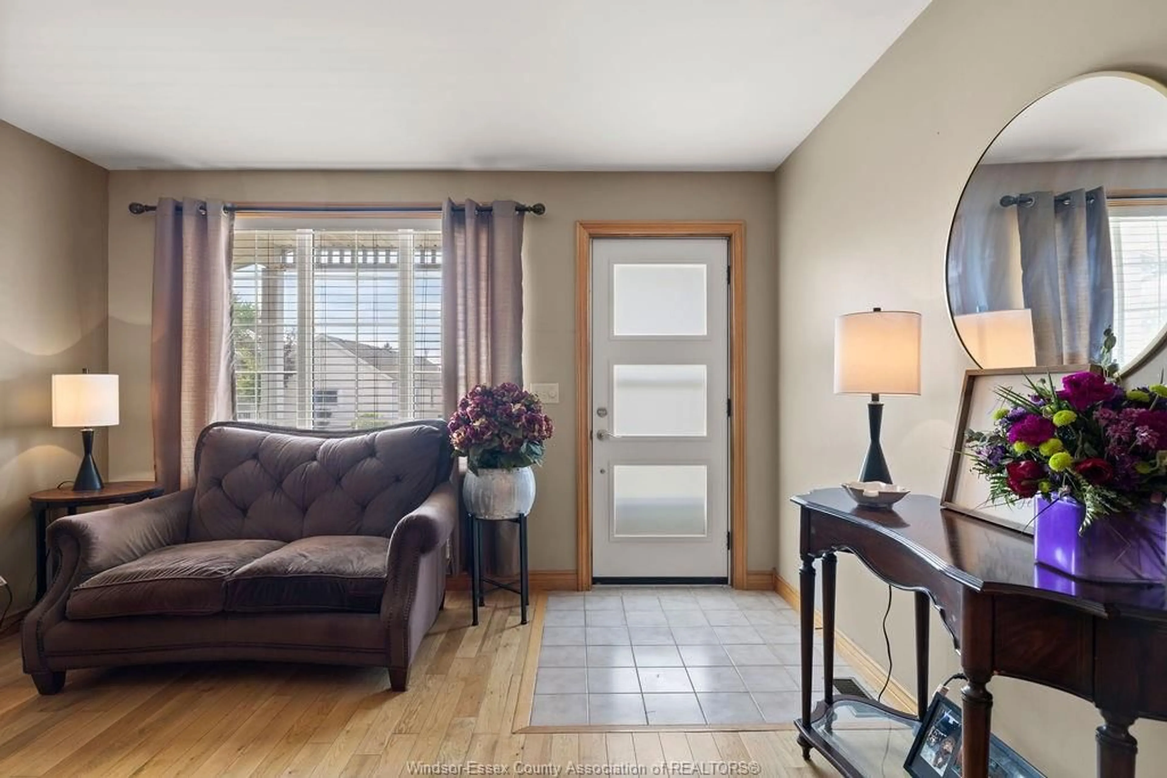 Indoor entryway for 720 ST. PIERRE, Tecumseh Ontario N8N 1Z6