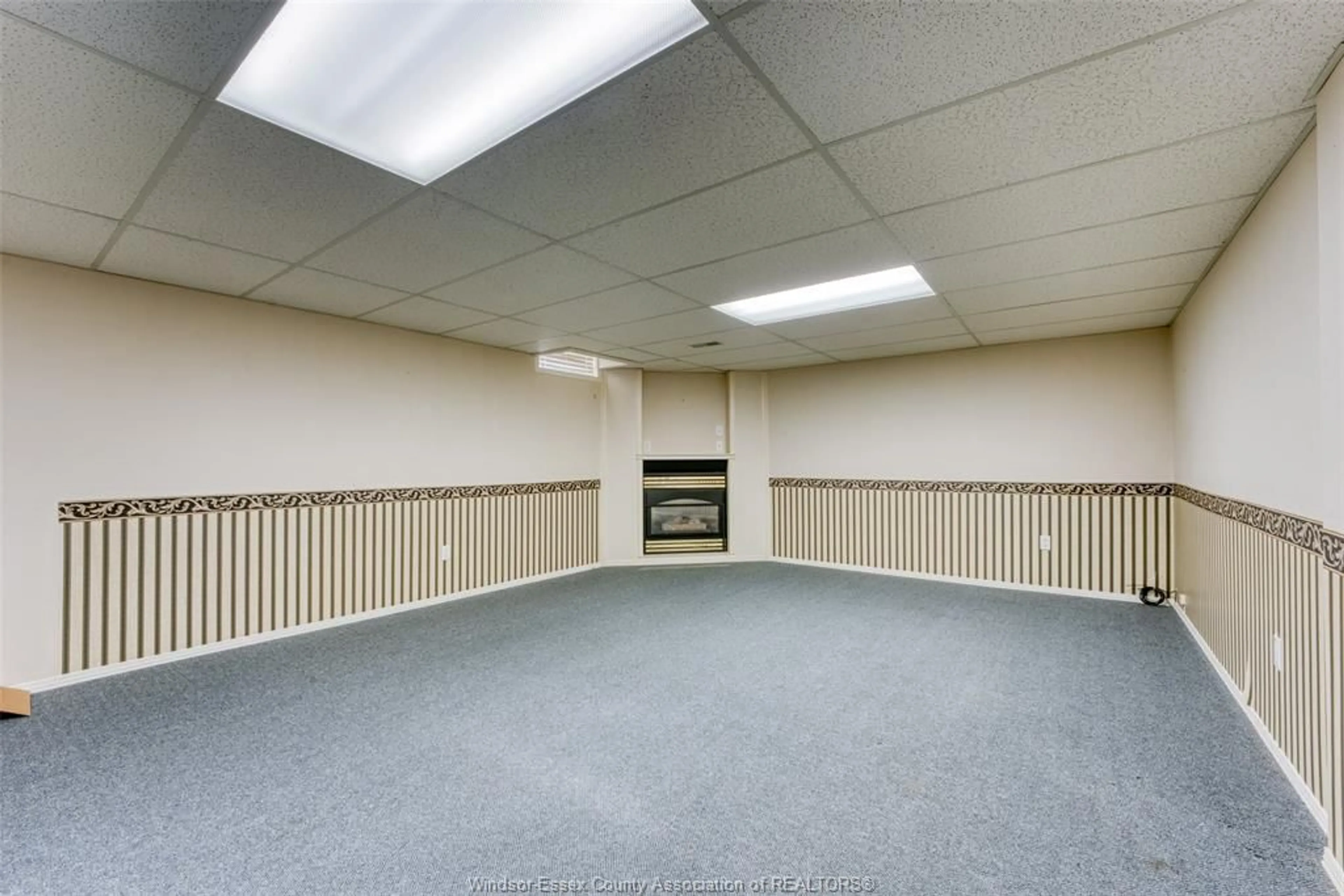 A pic of a room for 208 RAMBLEWOOD Dr, LaSalle Ontario N9J 3A9