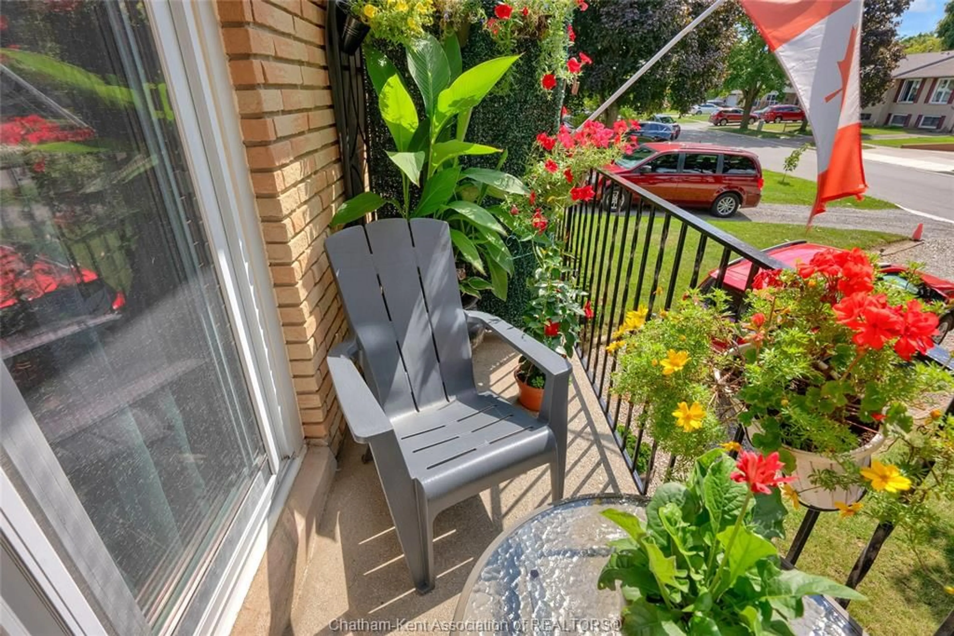 Patio, street for 207 Coverdale St, Chatham Ontario N7L 4T3