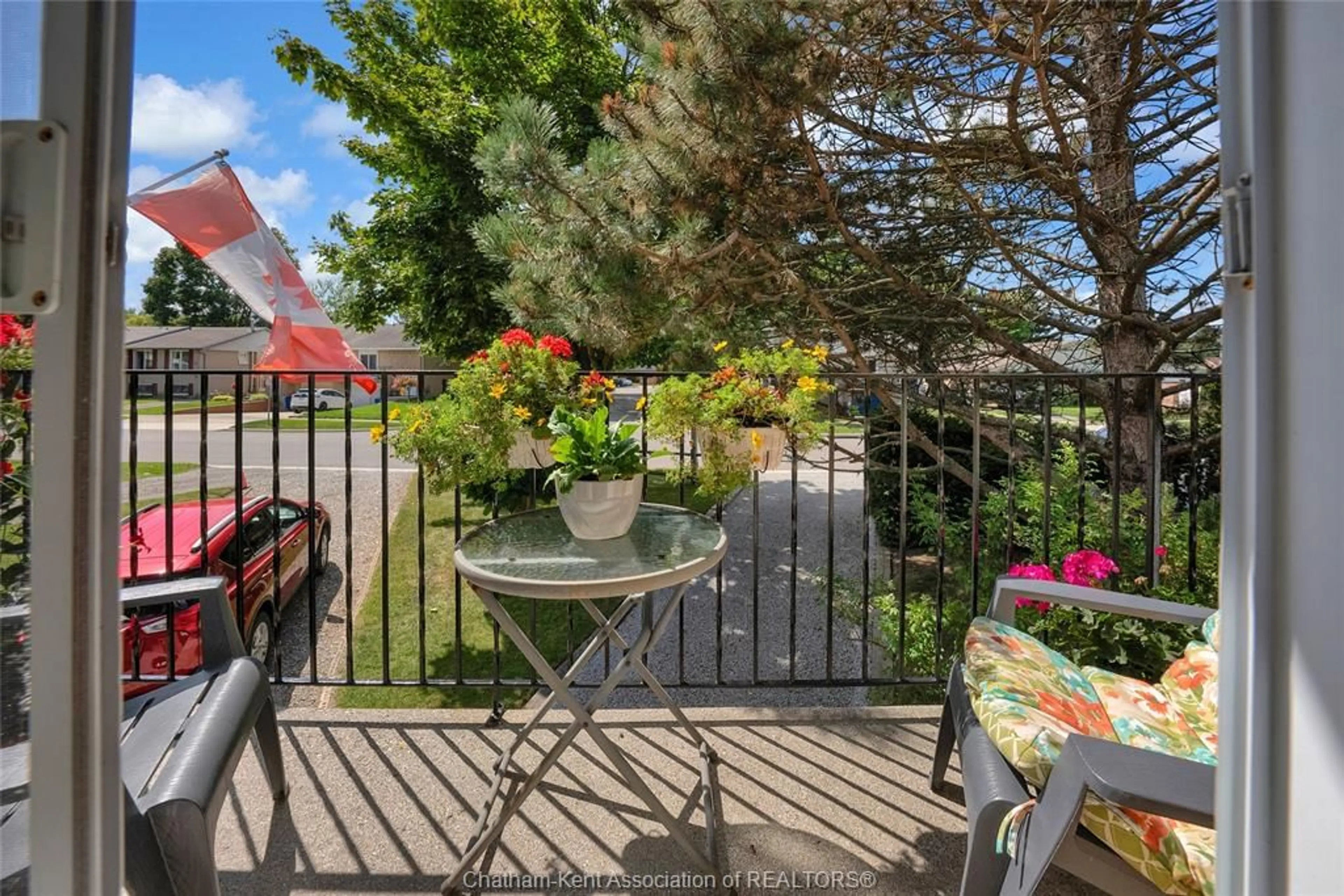 Patio, street for 207 Coverdale St, Chatham Ontario N7L 4T3
