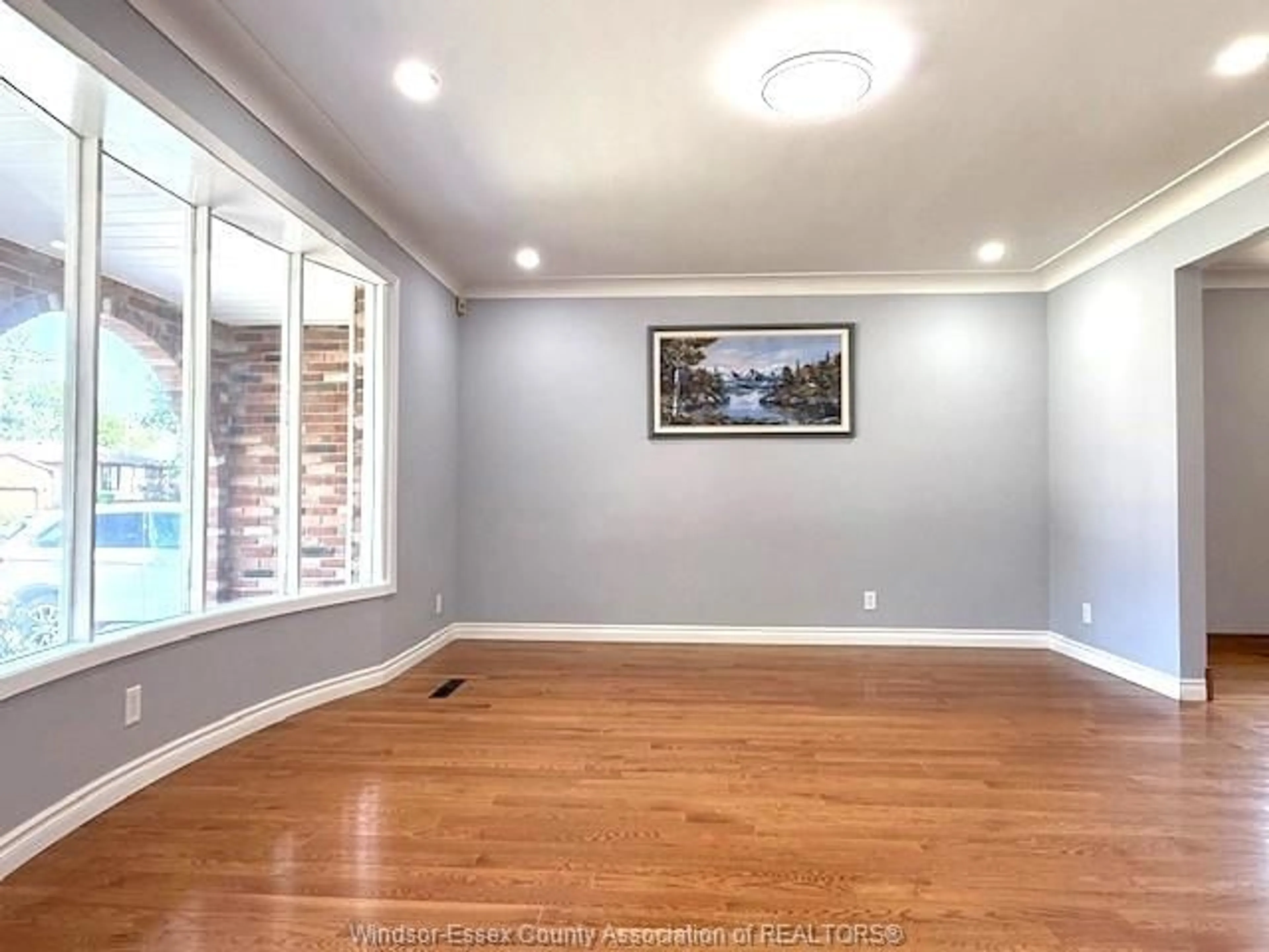 Unknown for 2951 ST. CLAIR Ave, Windsor Ontario N9E 4A1