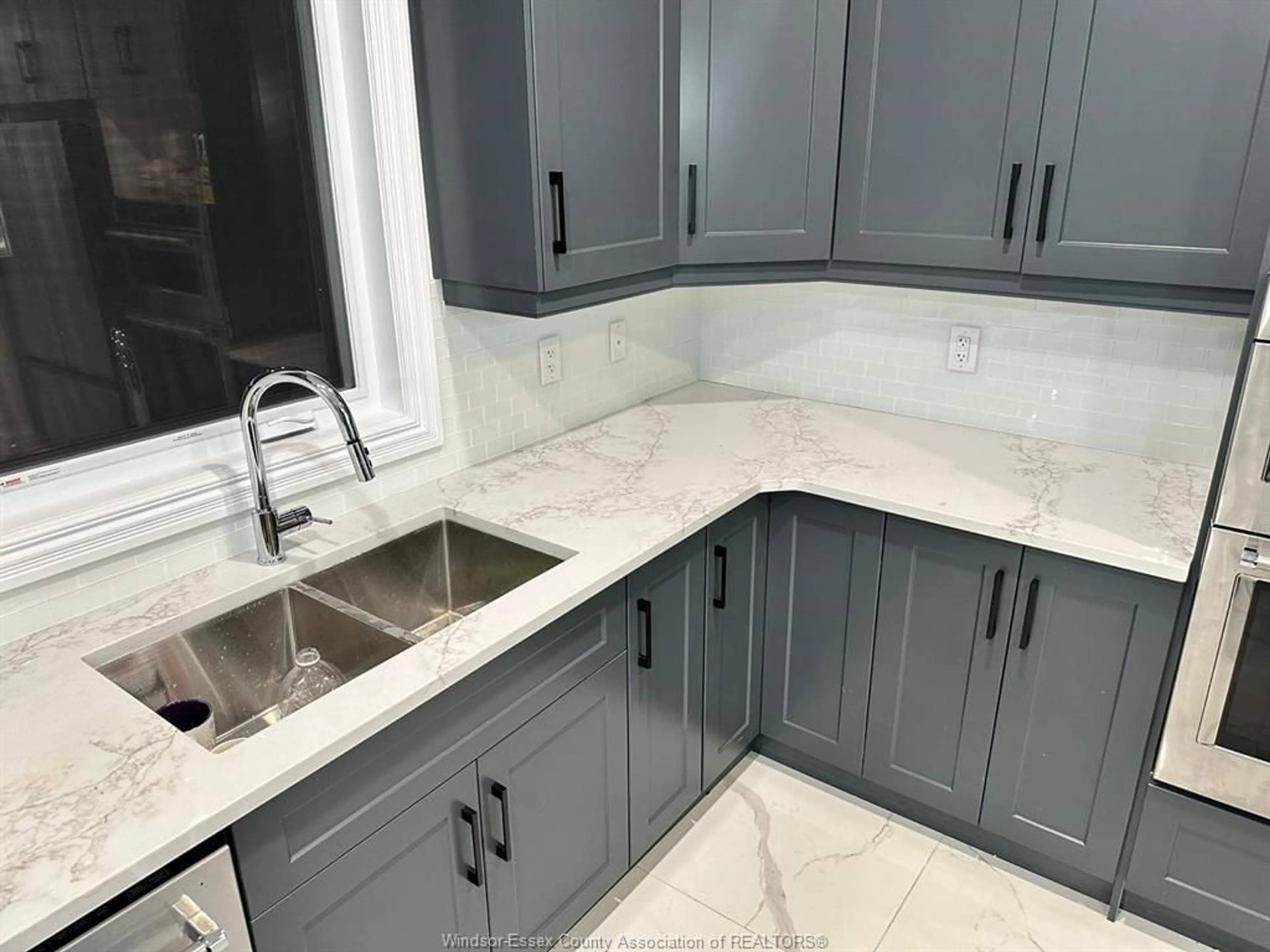 Contemporary kitchen, ceramic/tile floor for 193 WHELAN Ave, Amherstburg Ontario N9V 0G9