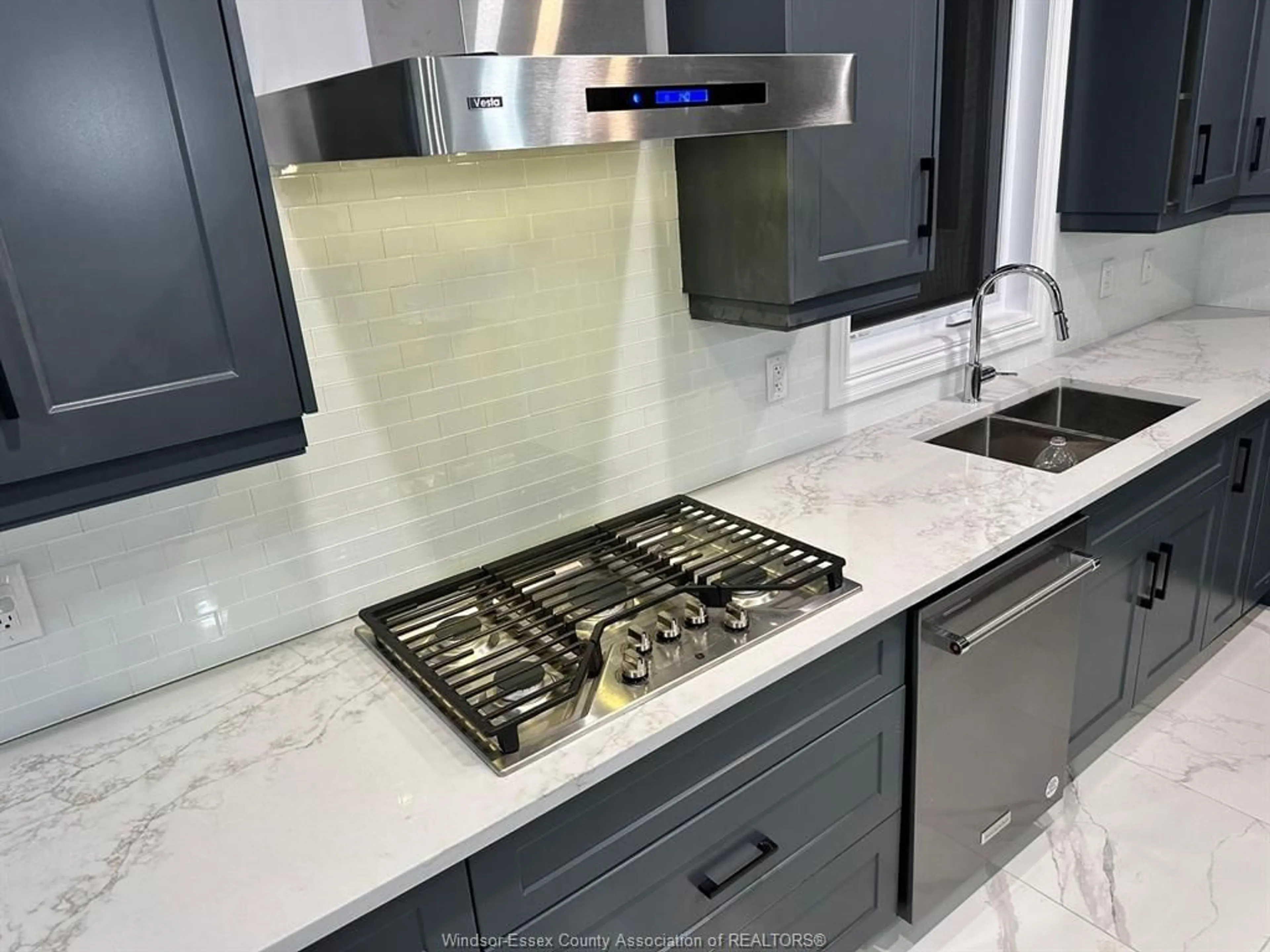 Contemporary kitchen, ceramic/tile floor for 193 WHELAN Ave, Amherstburg Ontario N9V 0G9