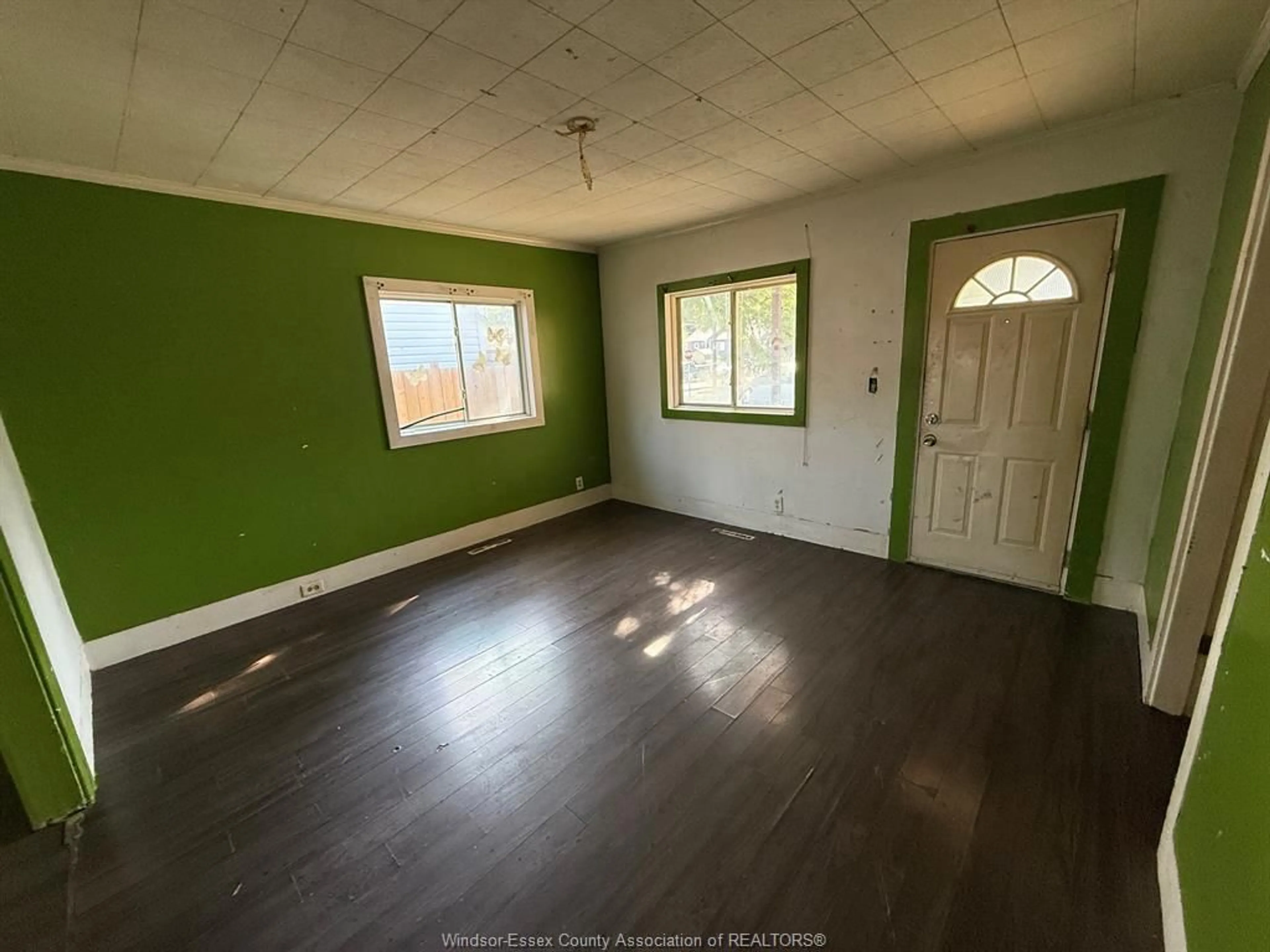 A pic of a room for 382 HYDE St, Windsor Ontario N8X 2T5